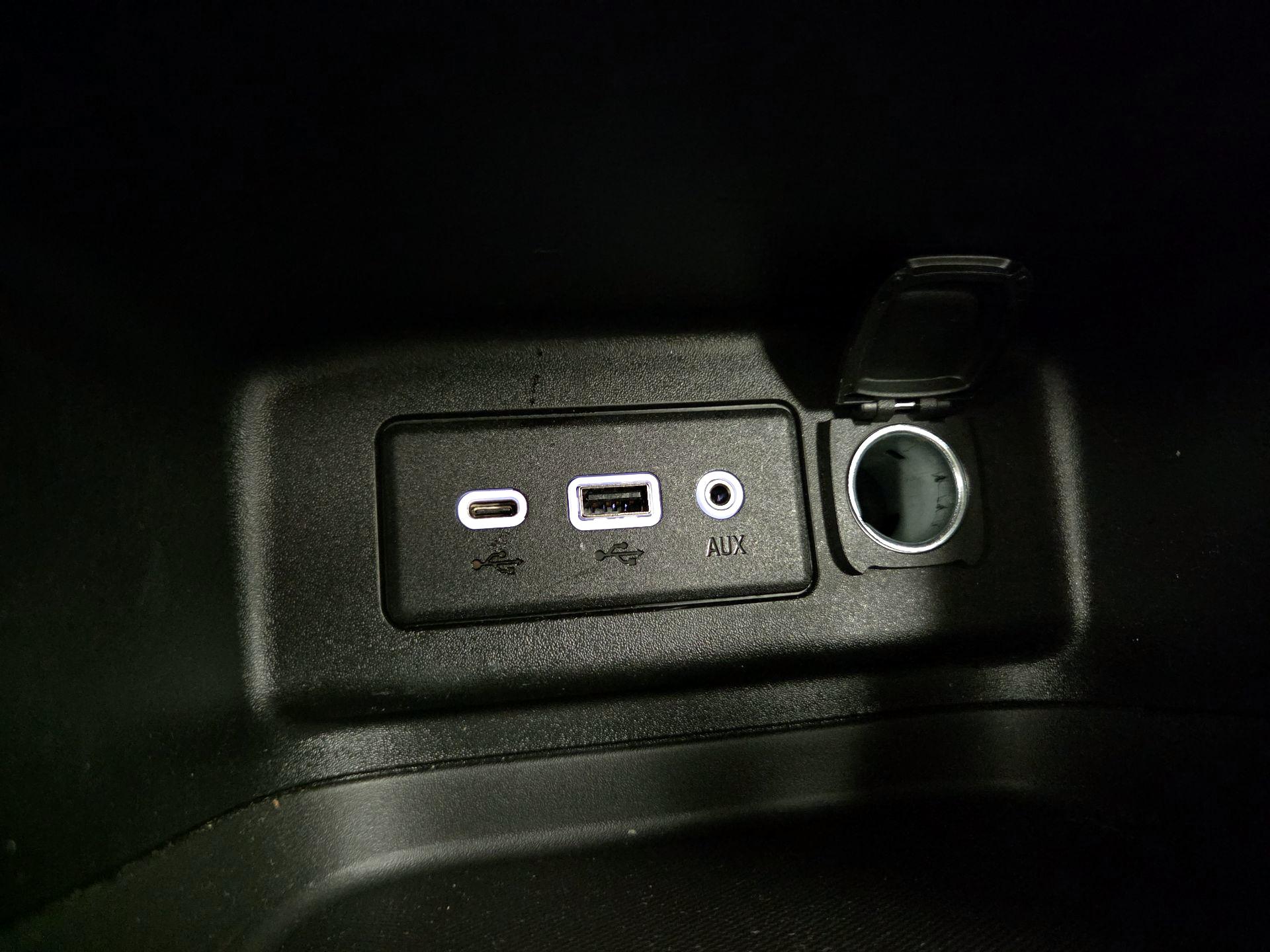 Thumbnail: 2021 Chevrolet Equinox - 18