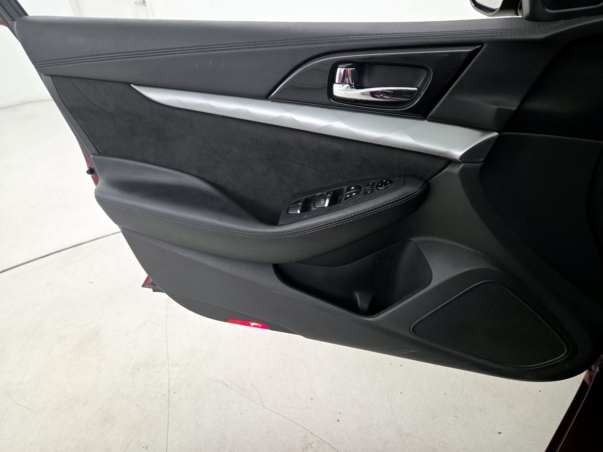 Thumbnail: 2016 Nissan Maxima - 12