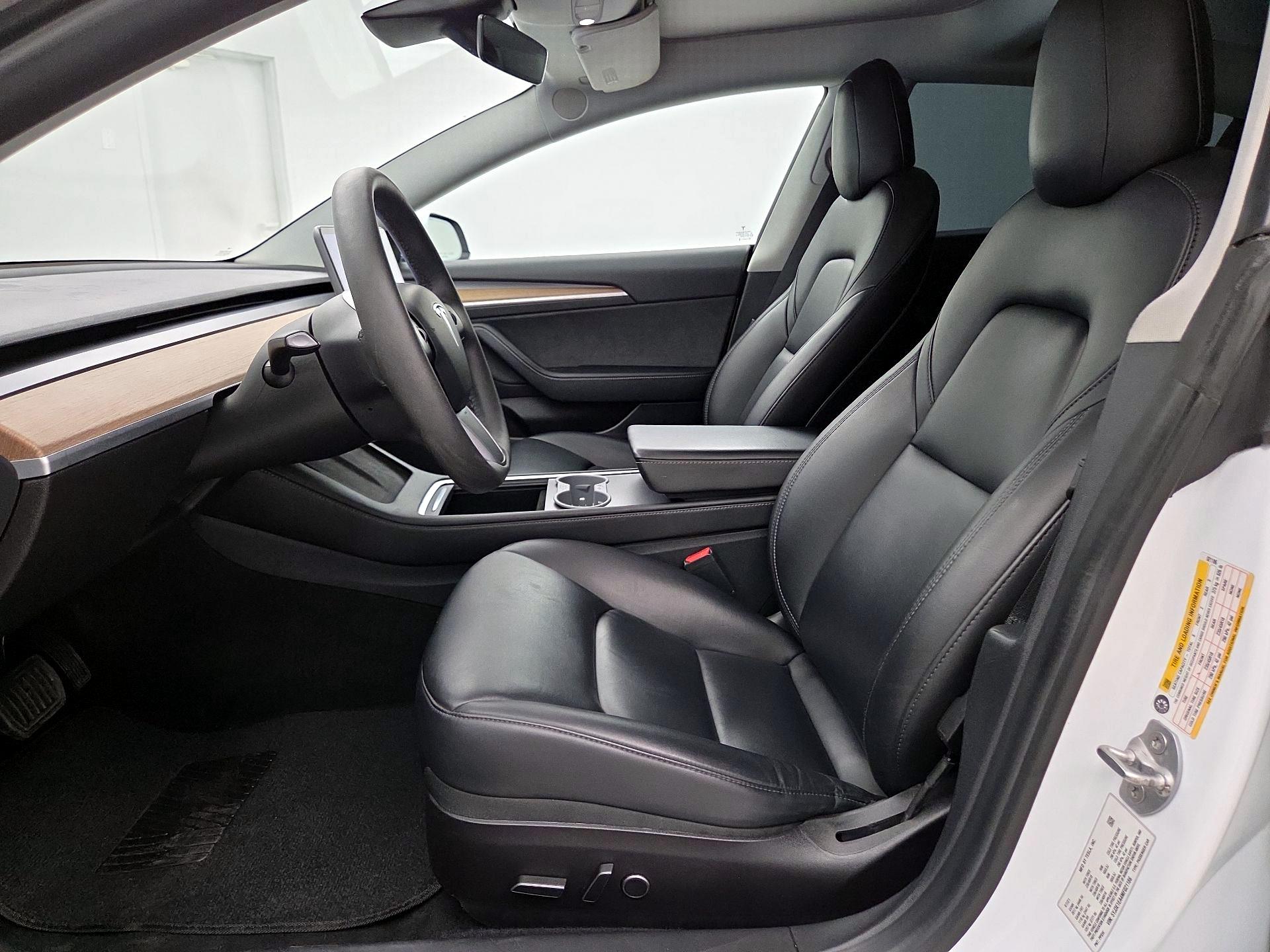 Thumbnail: 2021 Tesla Model 3 - 11