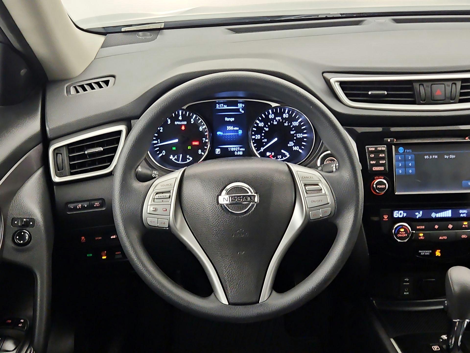 Thumbnail: 2016 Nissan Rogue - 10