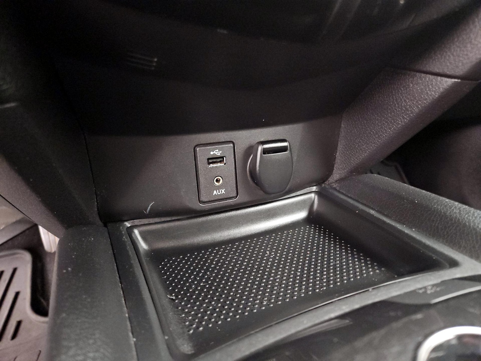 2016 Nissan Rogue SV - Photo 20