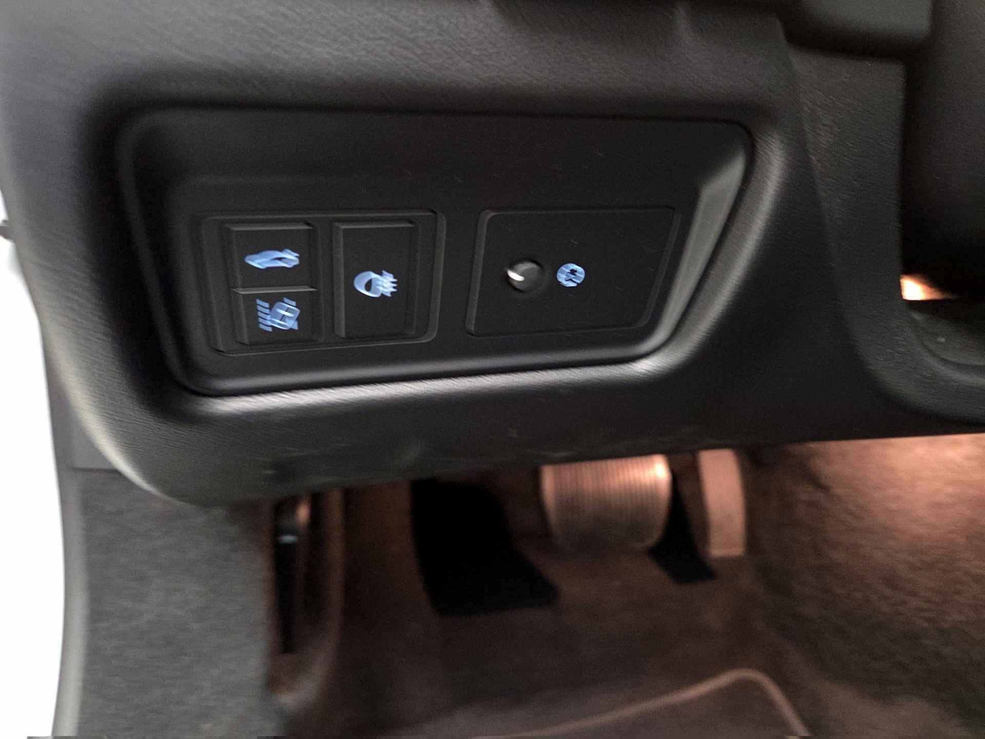 Thumbnail: 2020 Jaguar F-Type - 13