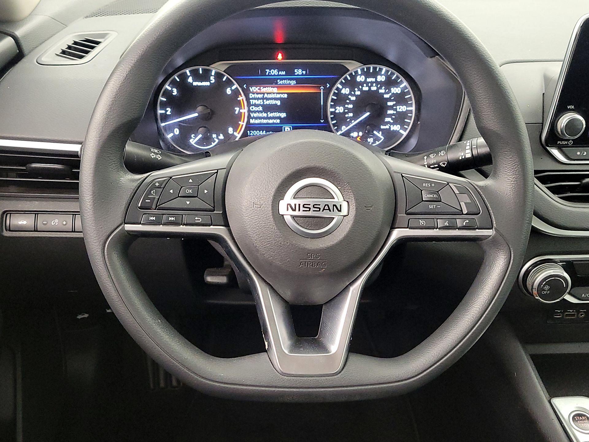 Thumbnail: 2019 Nissan Altima - 10