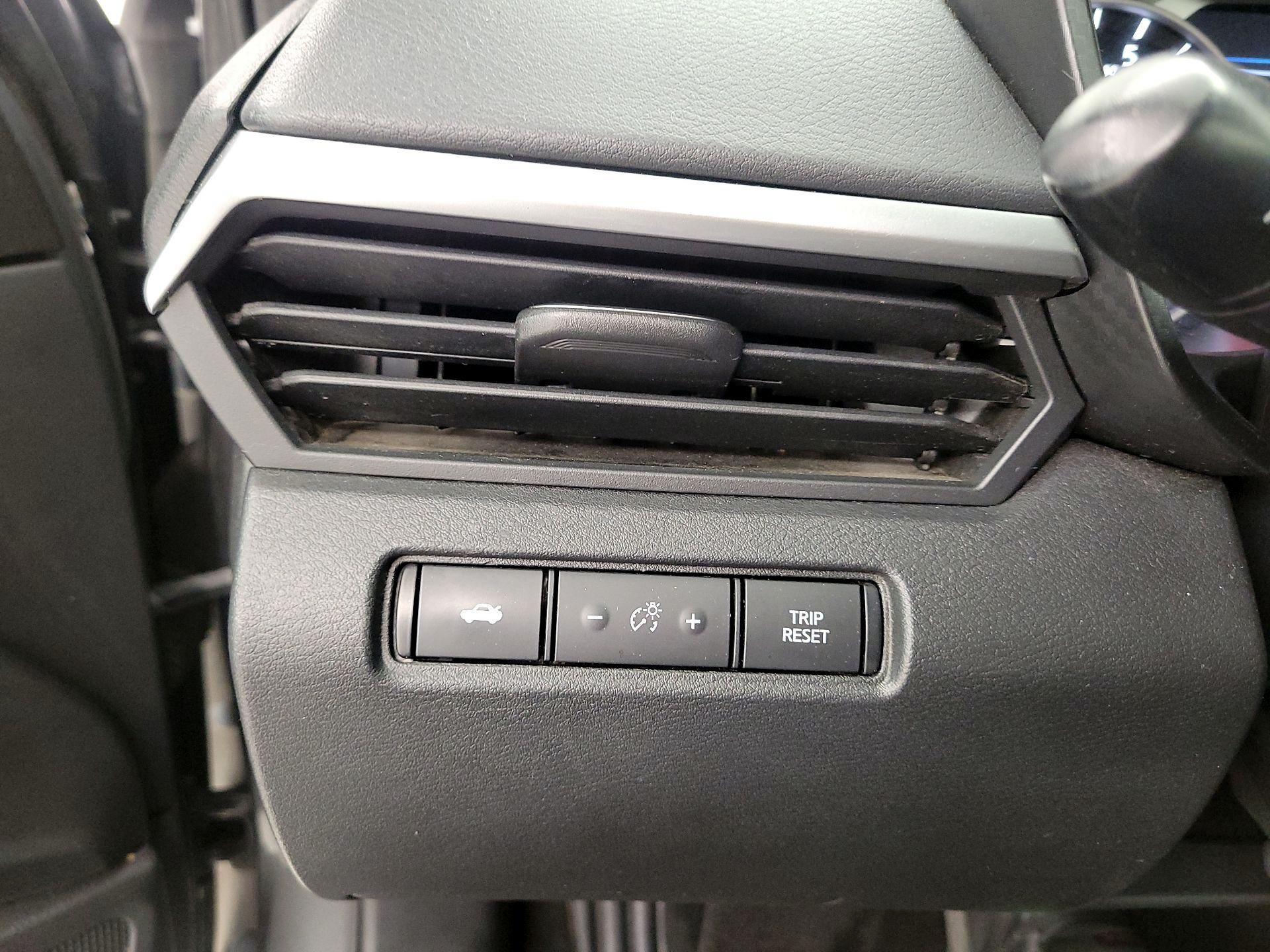 Thumbnail: 2019 Nissan Altima - 13