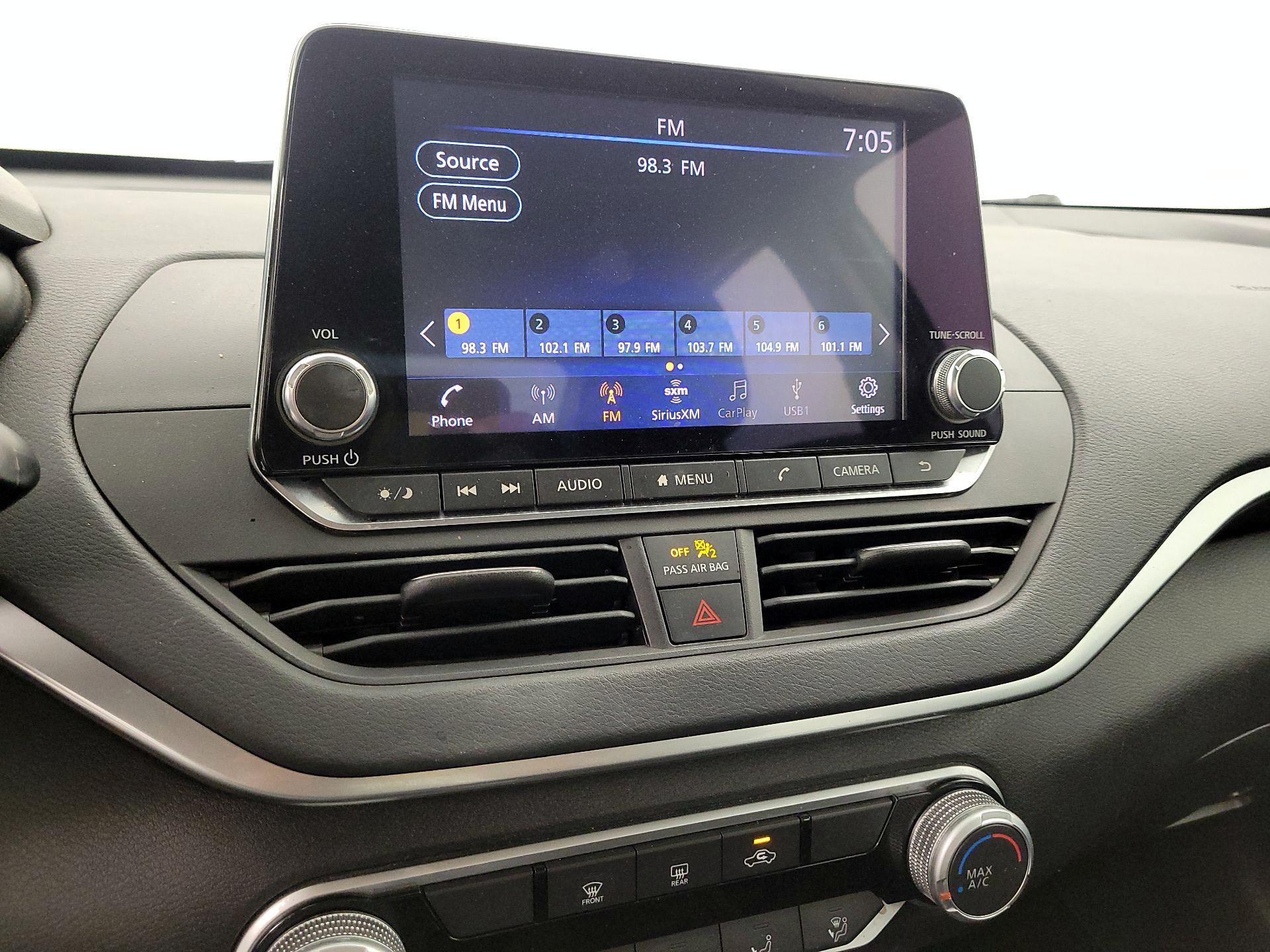 Thumbnail: 2019 Nissan Altima - 15