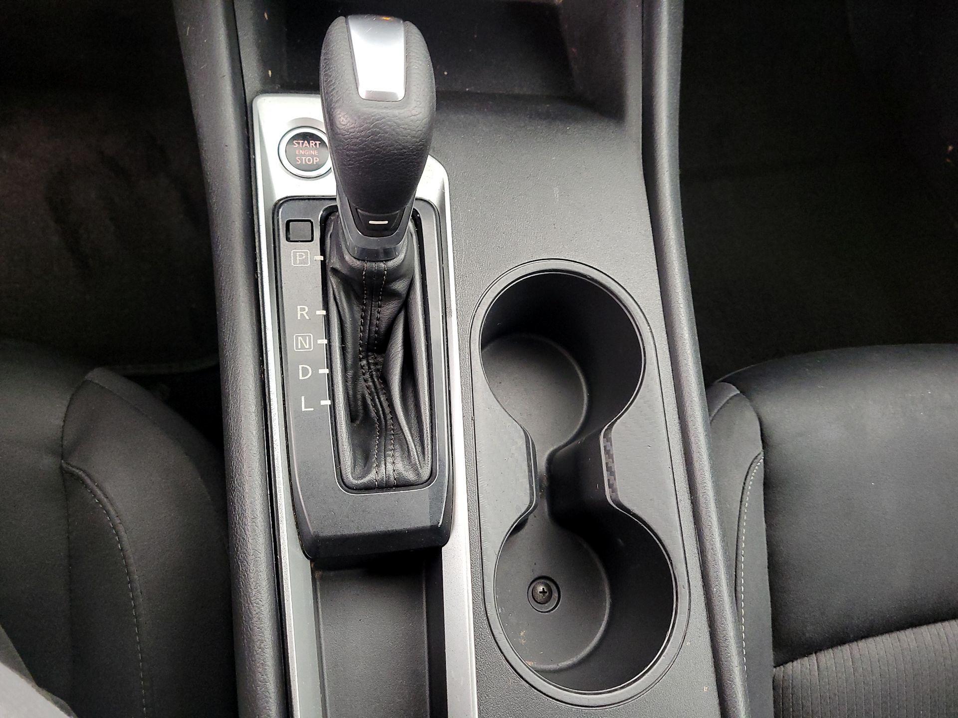 Thumbnail: 2019 Nissan Altima - 17