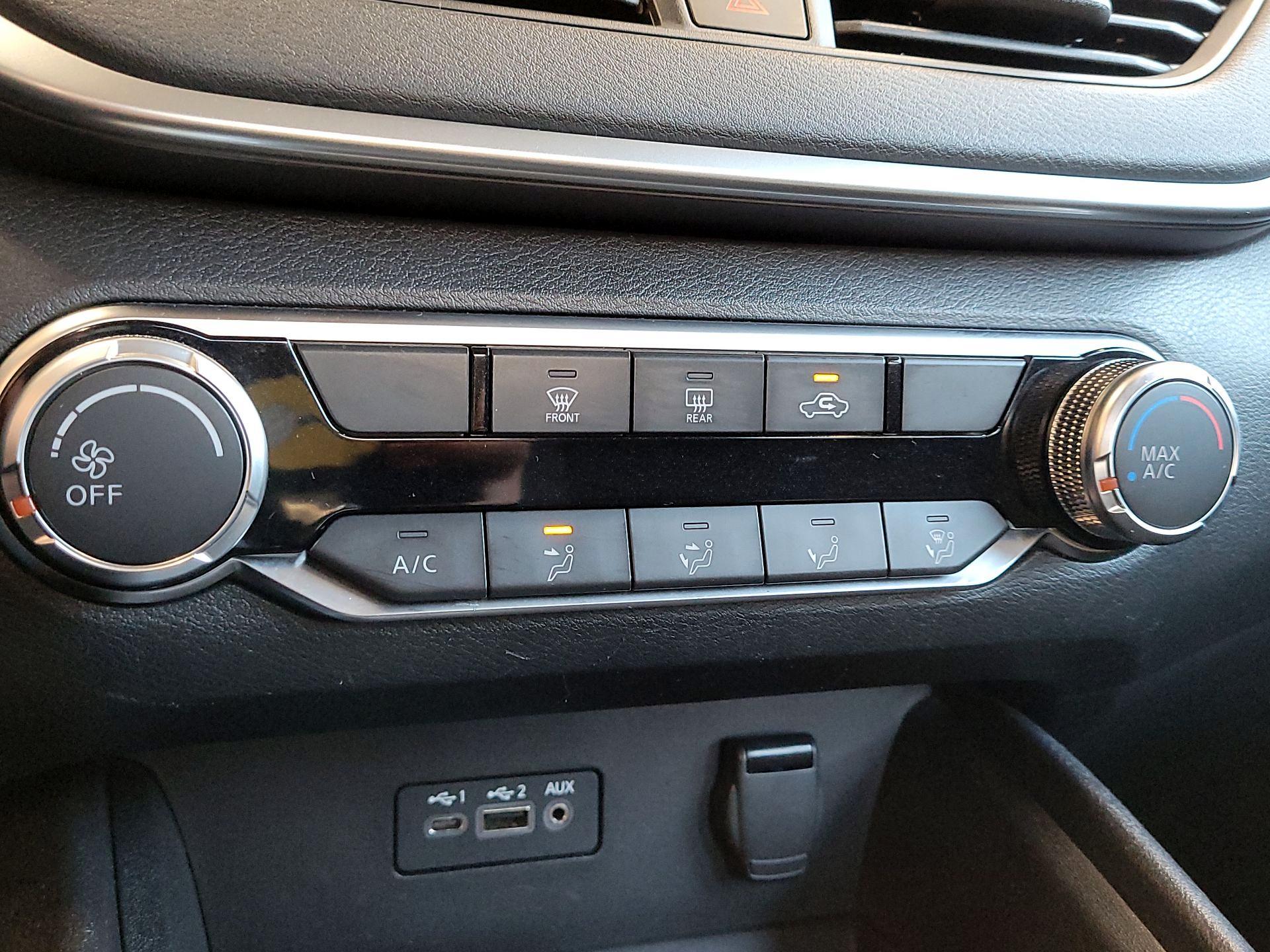 Thumbnail: 2019 Nissan Altima - 16