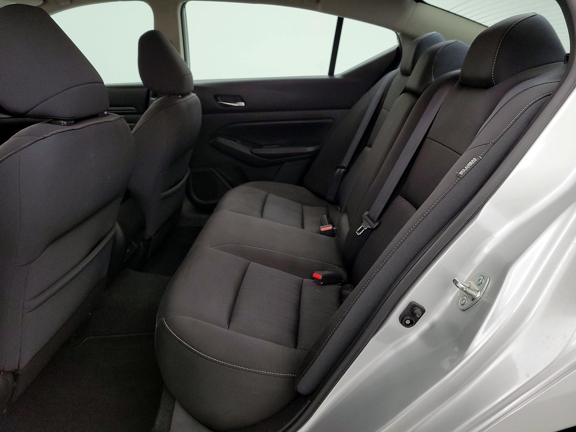 Thumbnail: 2019 Nissan Altima - 19