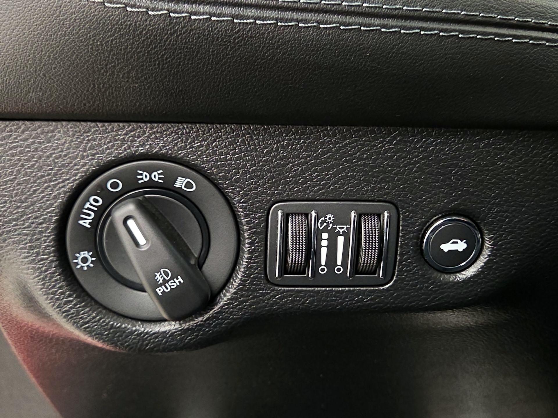 Thumbnail: 2021 Dodge Challenger - 13