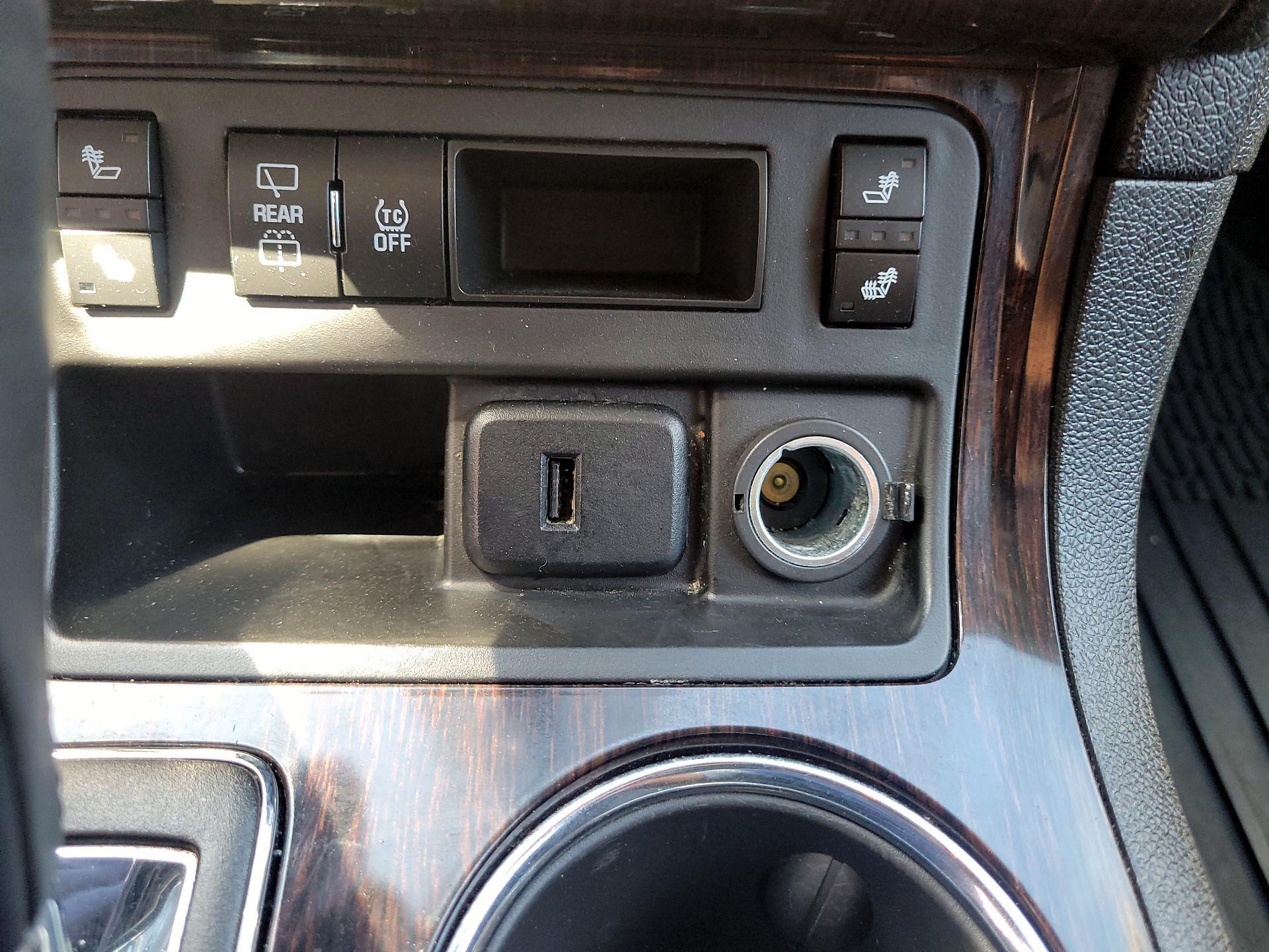 Thumbnail: 2017 Chevrolet Traverse - 18