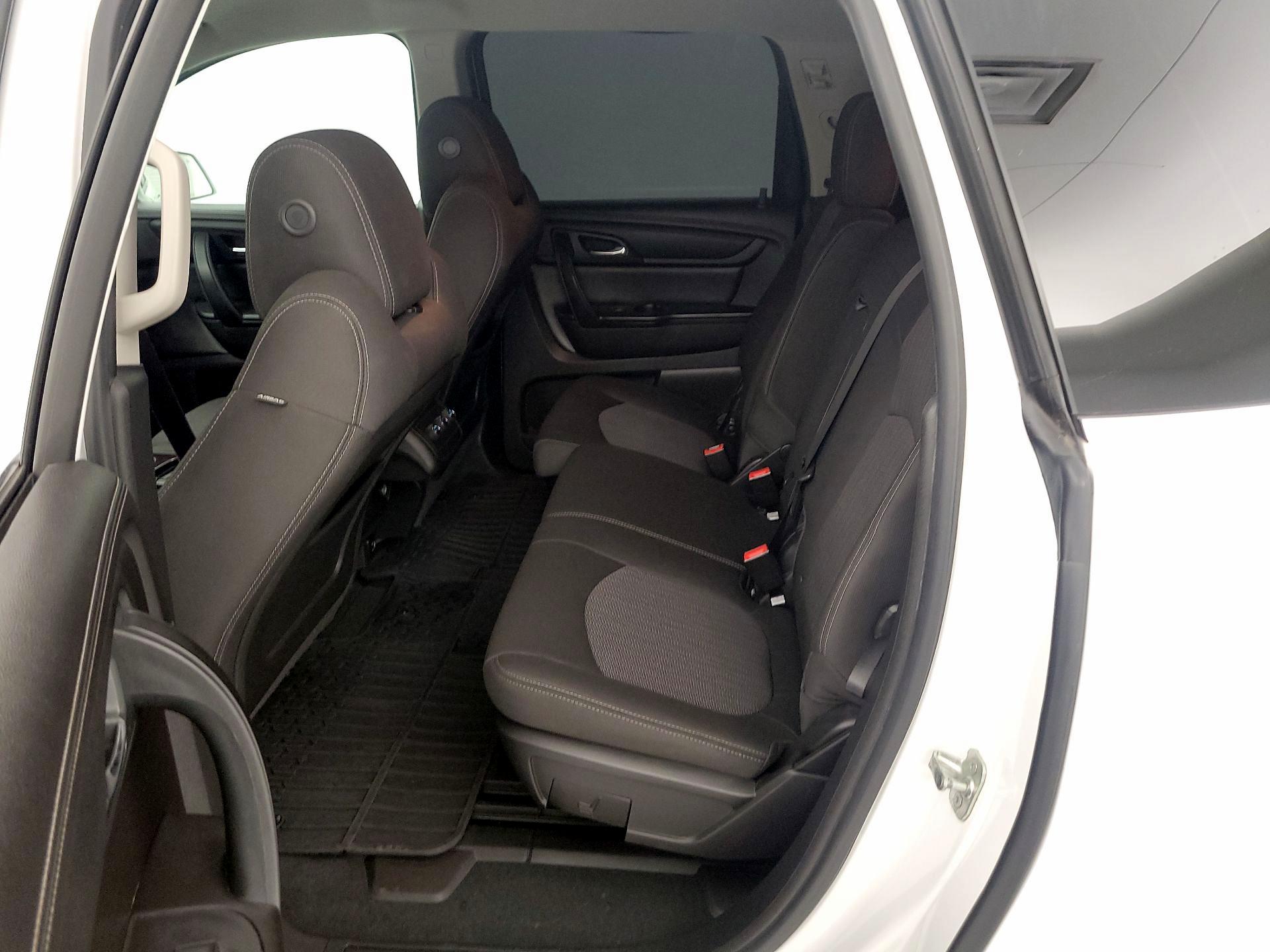 Thumbnail: 2017 Chevrolet Traverse - 19