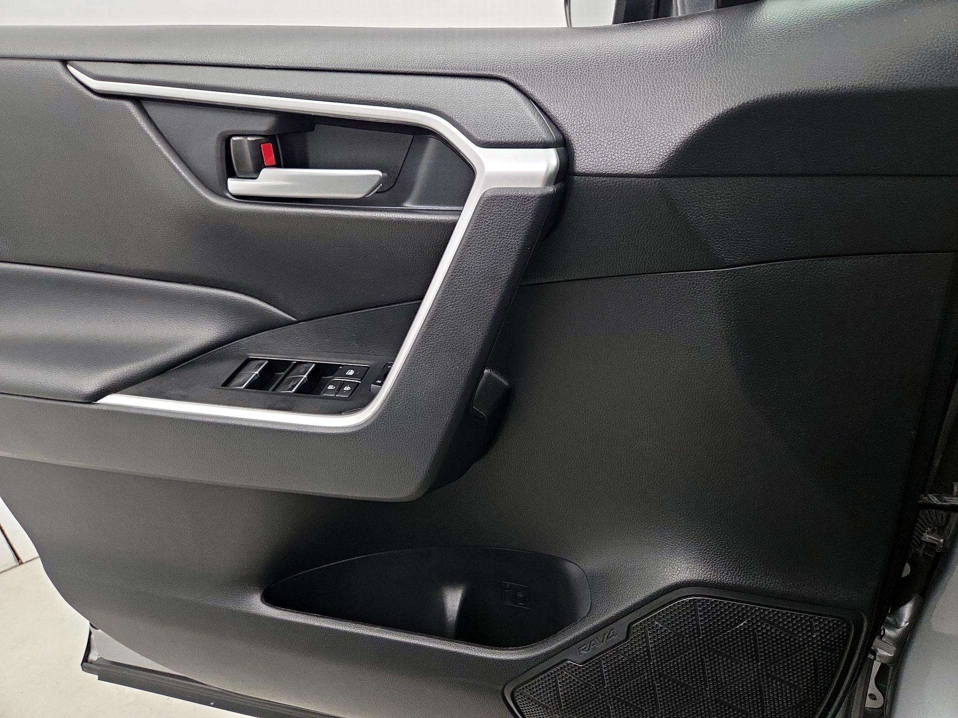 Thumbnail: 2024 Toyota RAV4 - 12