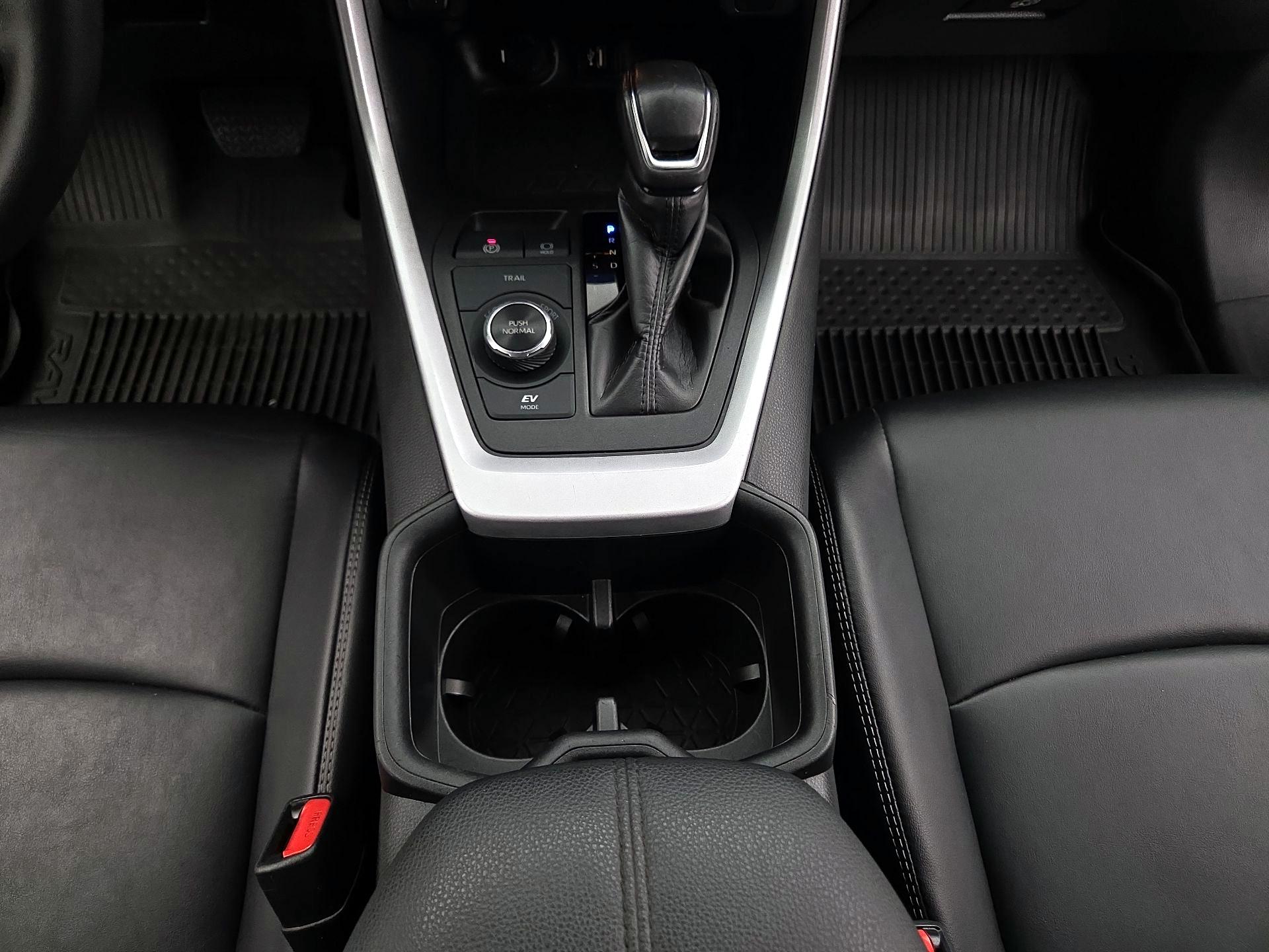 Thumbnail: 2024 Toyota RAV4 - 17