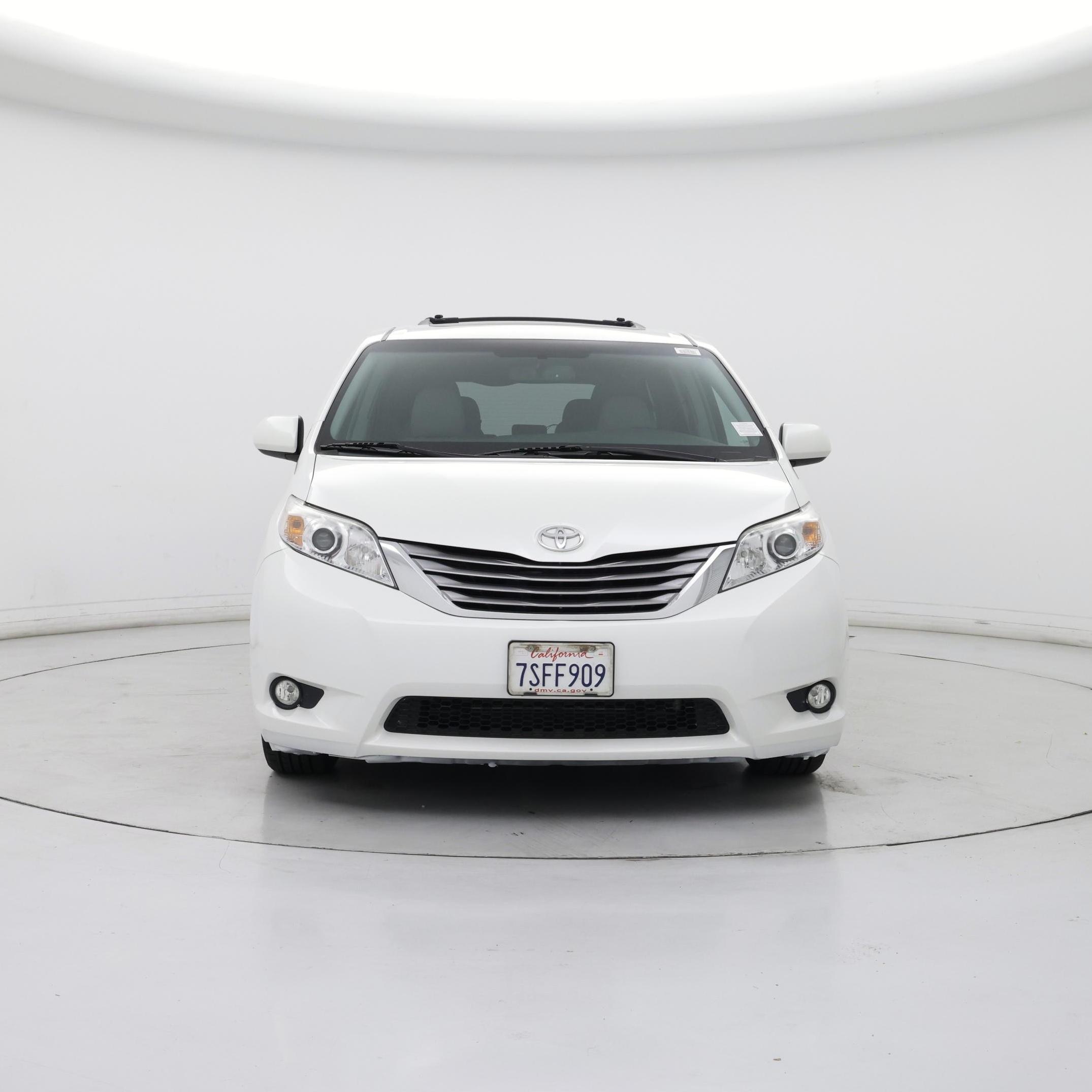 Thumbnail: 2016 Toyota Sienna - 5