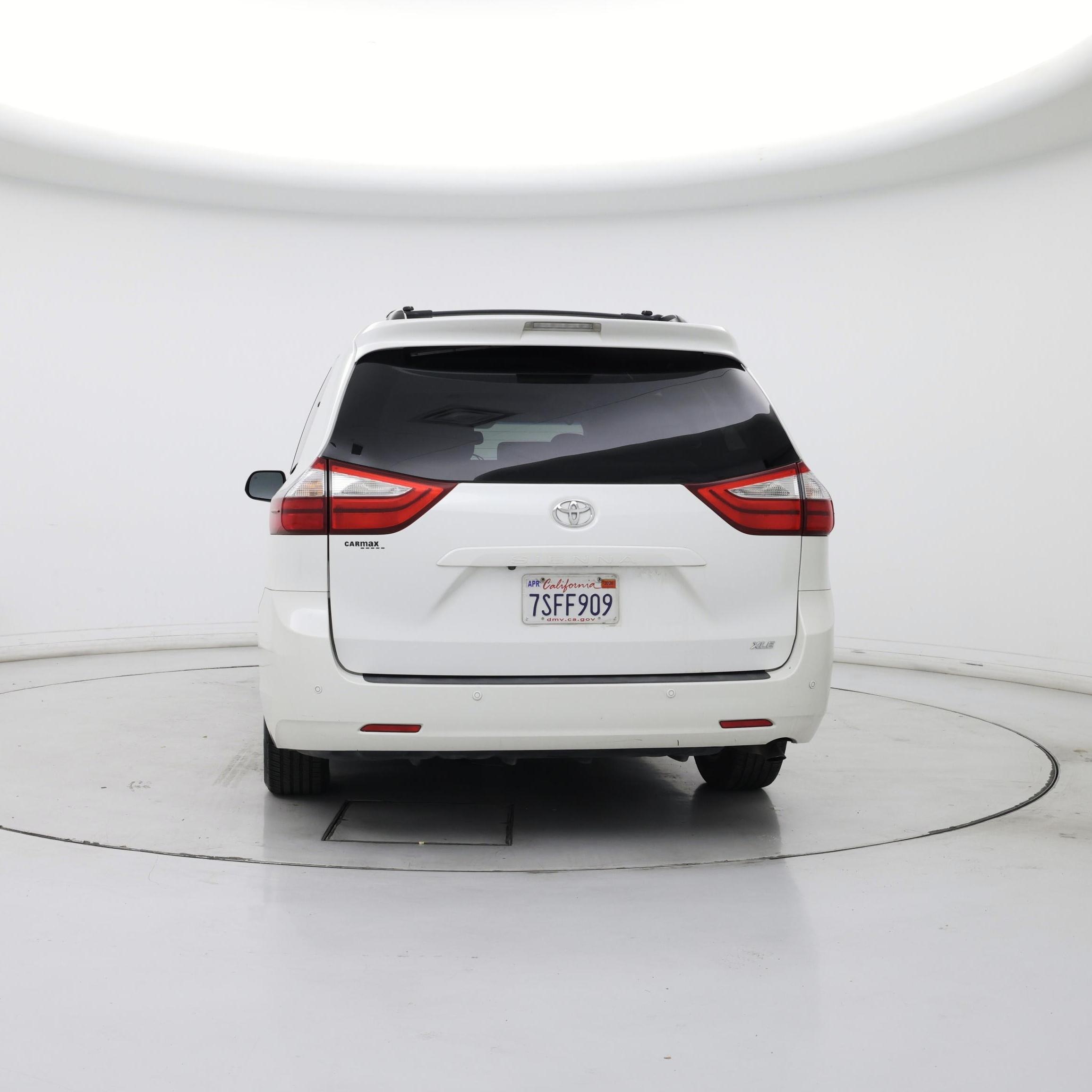 Thumbnail: 2016 Toyota Sienna - 6