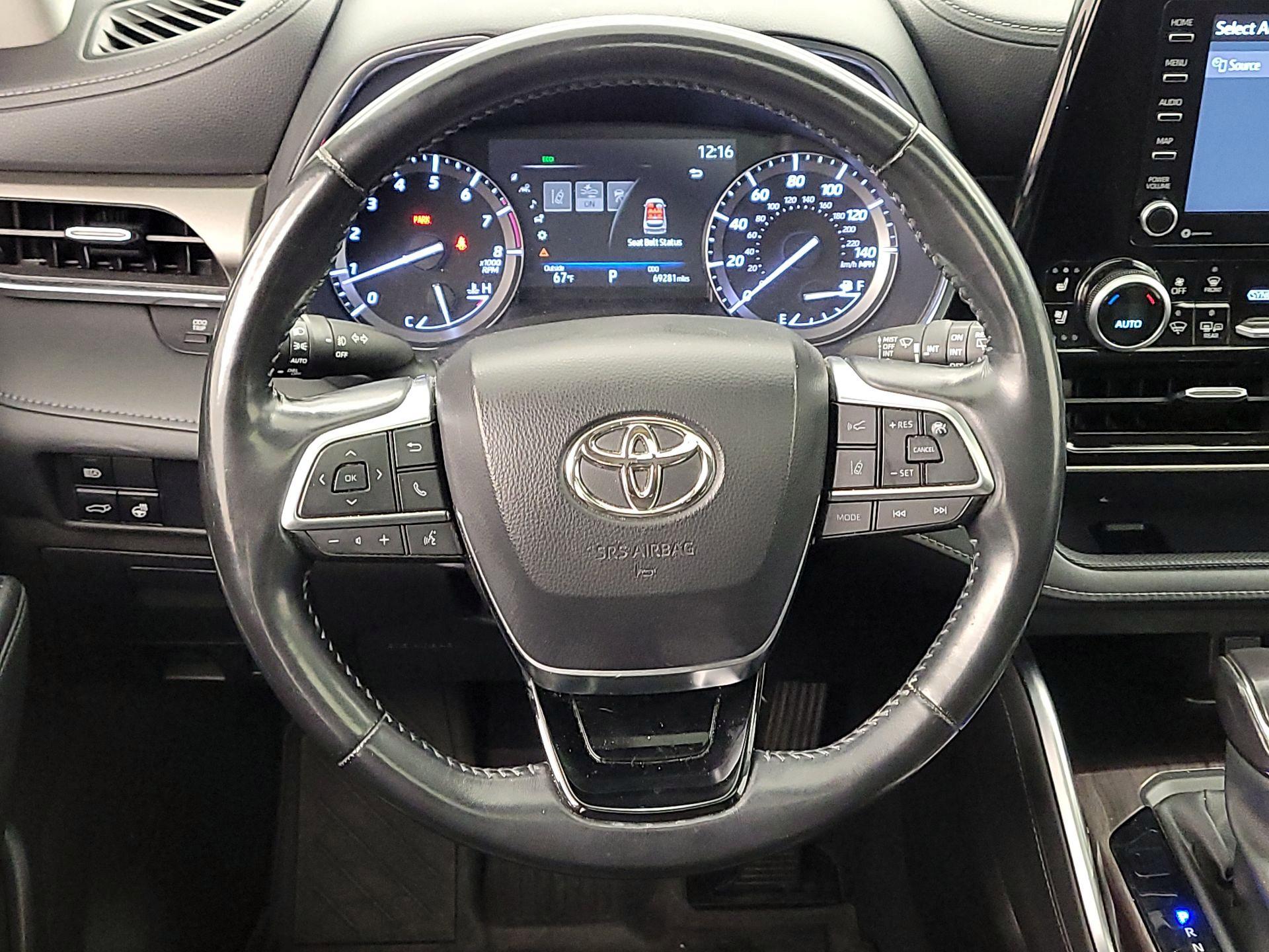 Thumbnail: 2021 Toyota Highlander - 10