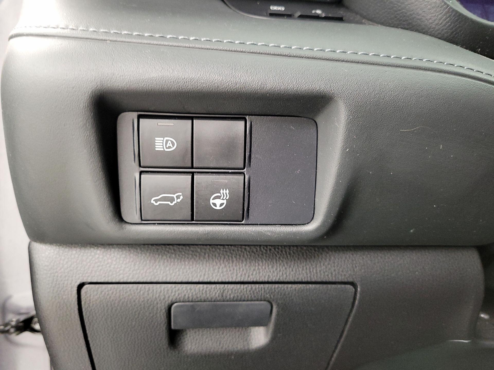 Thumbnail: 2021 Toyota Highlander - 13