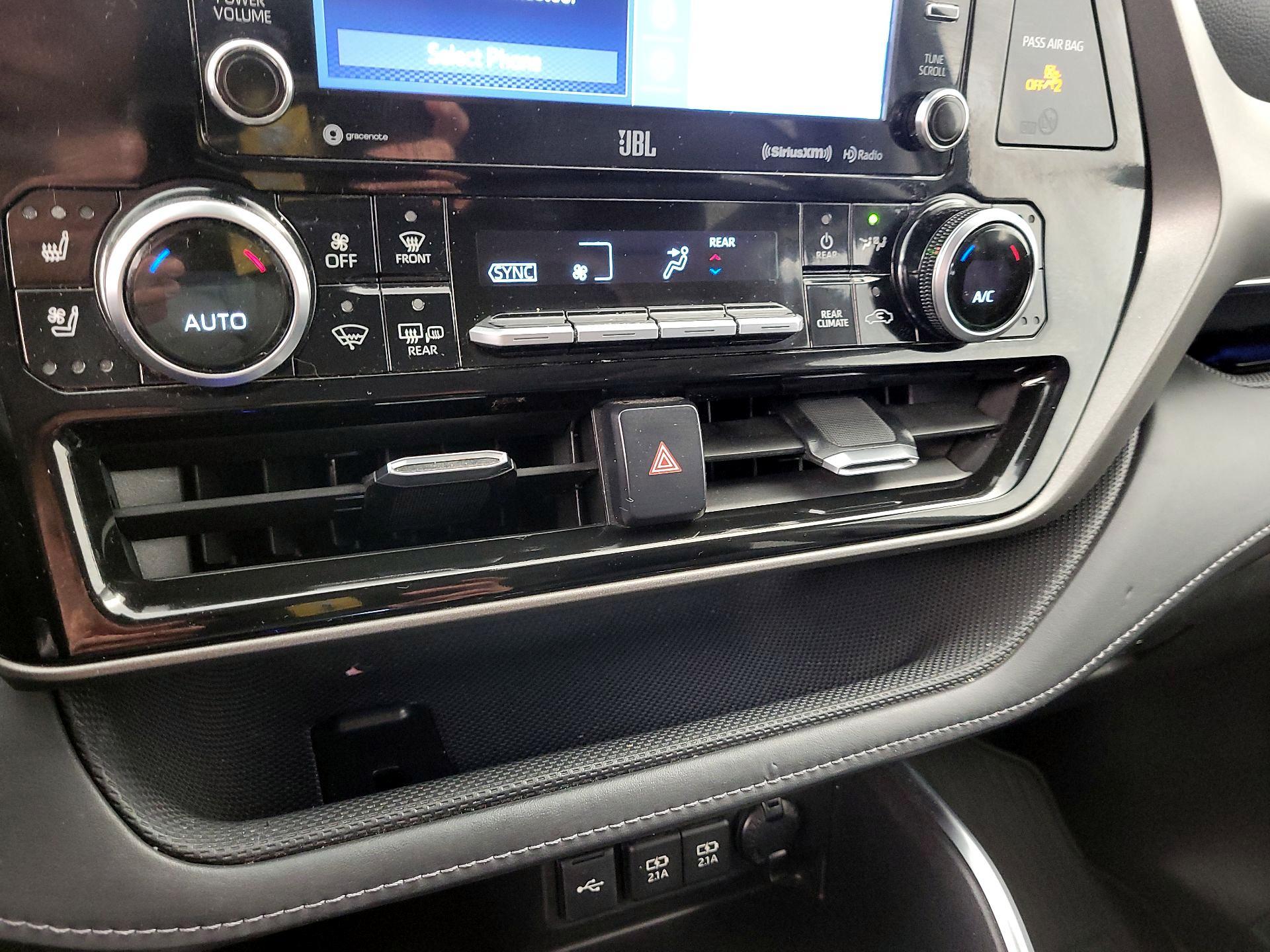 Thumbnail: 2021 Toyota Highlander - 17