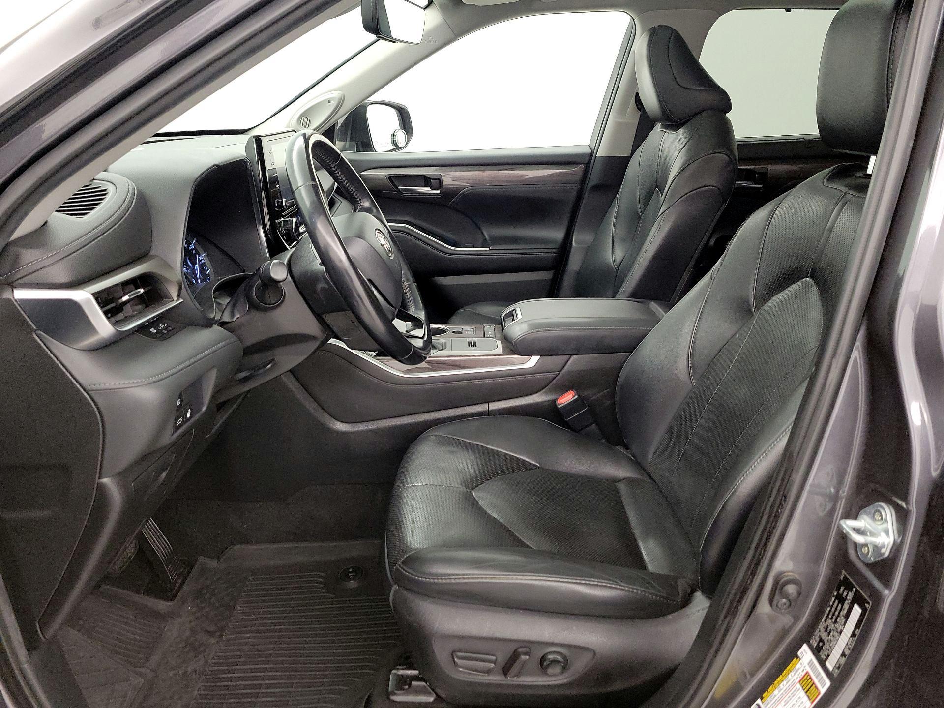 Thumbnail: 2021 Toyota Highlander - 20