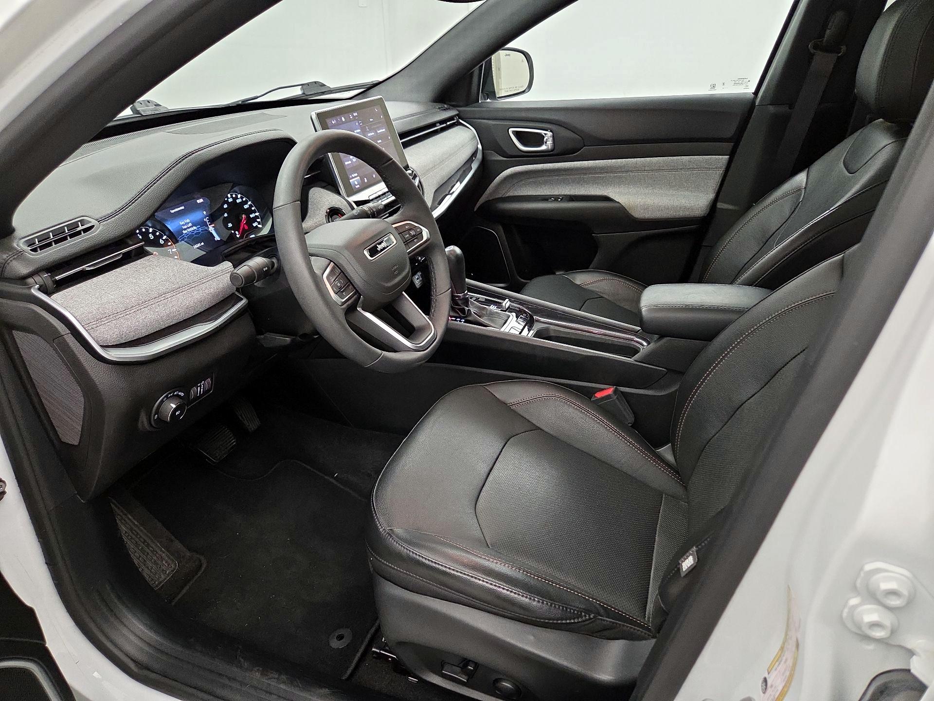 Thumbnail: 2023 Jeep Compass - 11