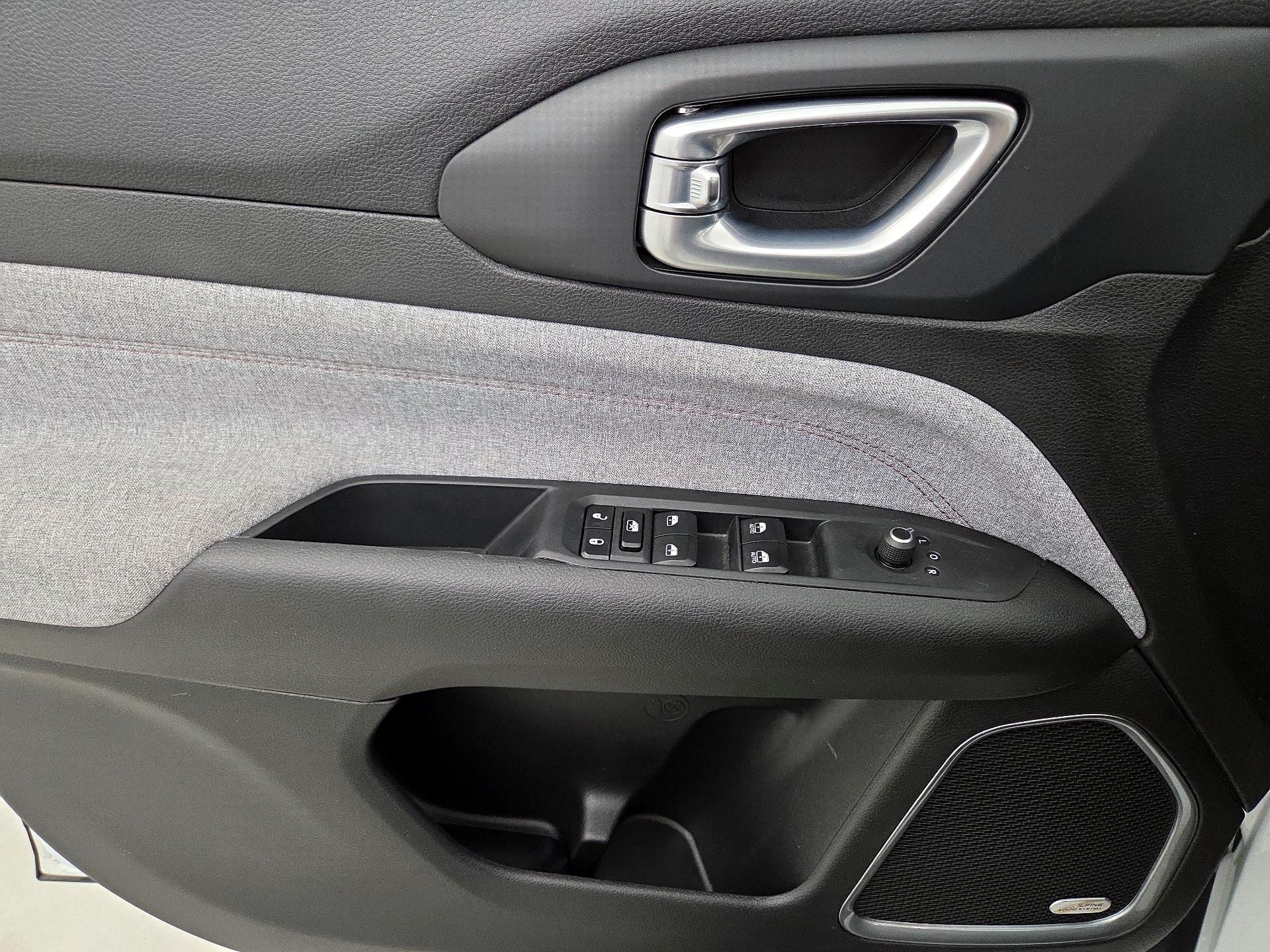 Thumbnail: 2023 Jeep Compass - 12