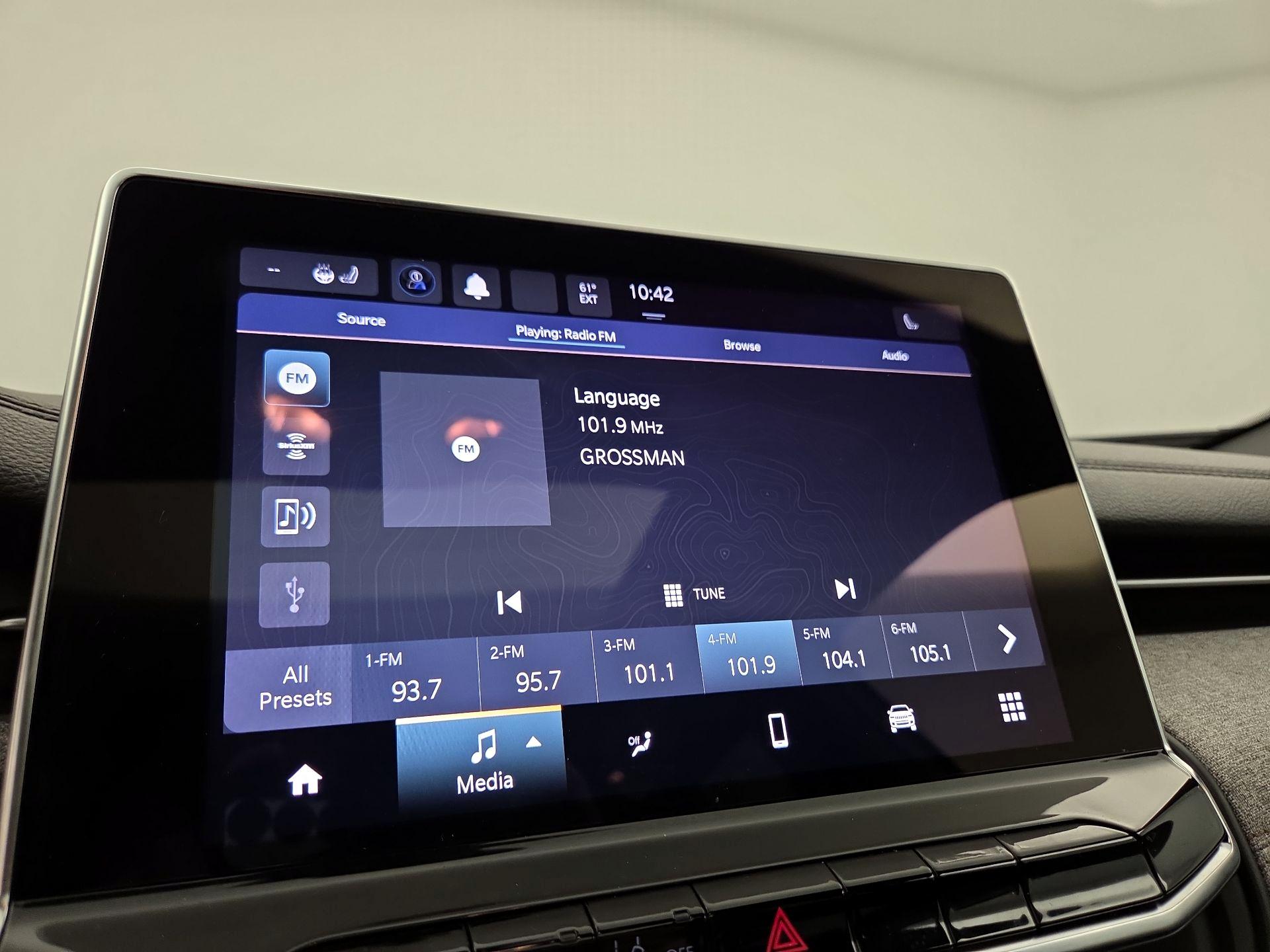 Thumbnail: 2023 Jeep Compass - 15