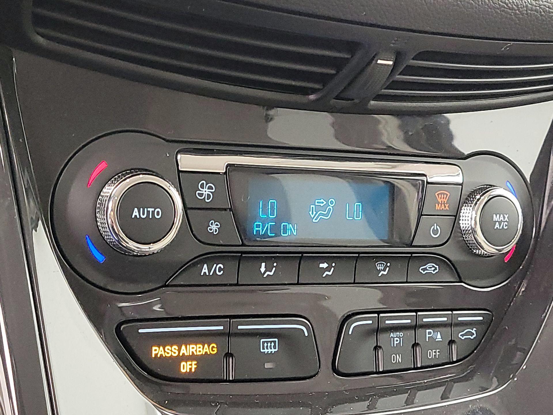 Thumbnail: 2015 Ford Escape - 17