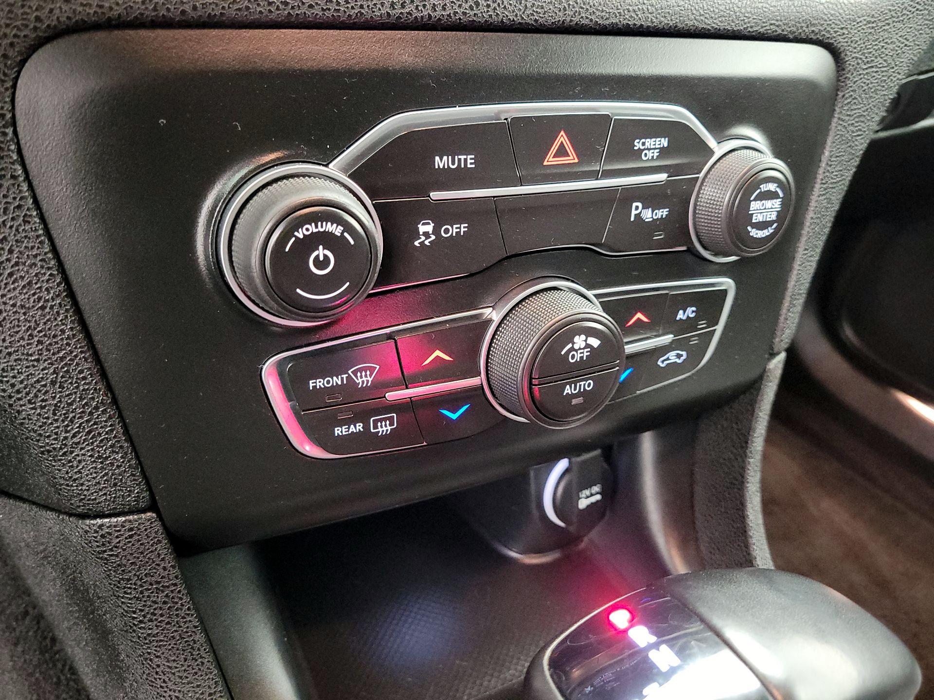 Thumbnail: 2018 Dodge Charger - 14