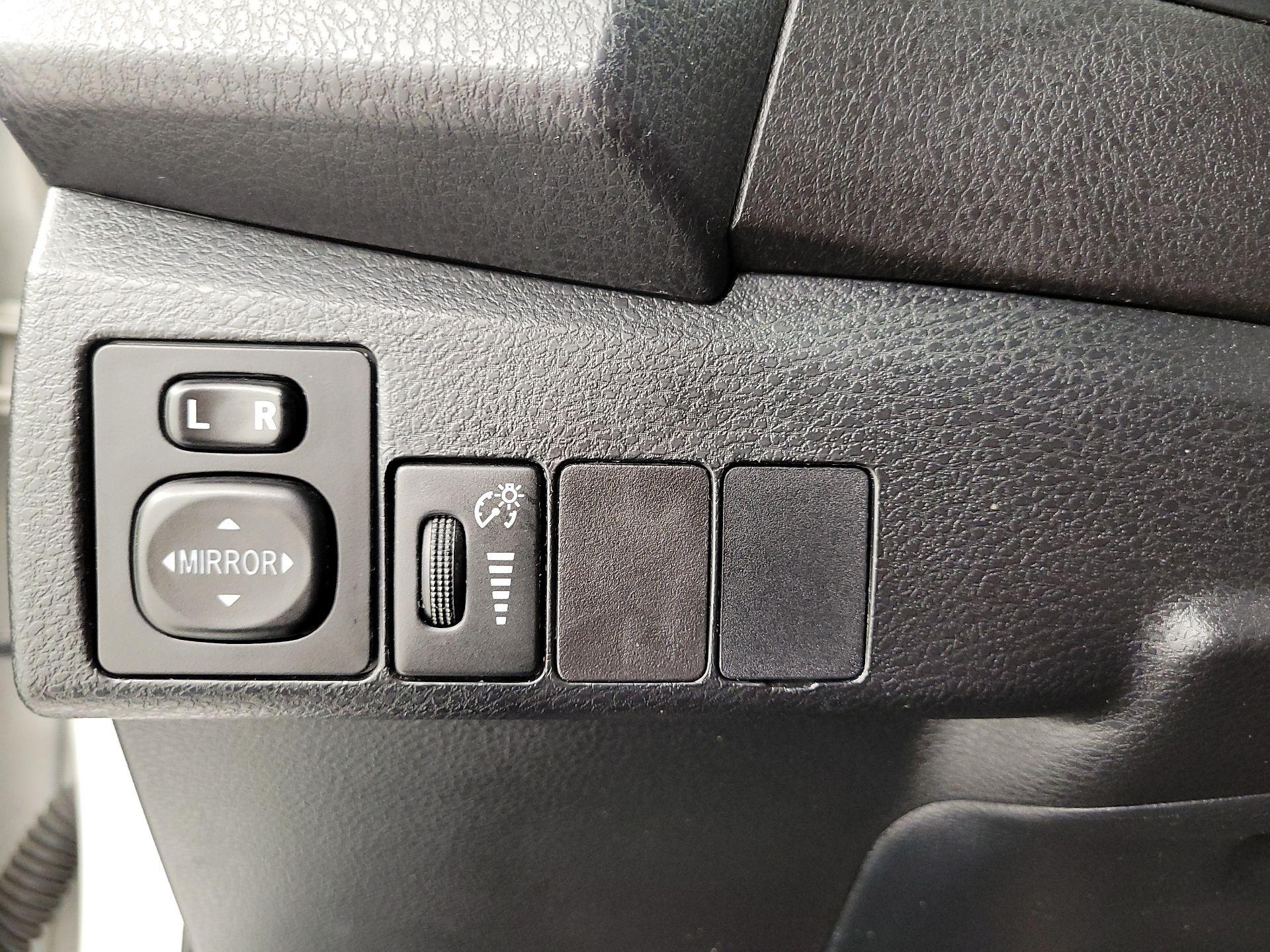 Thumbnail: 2015 Toyota Corolla - 13