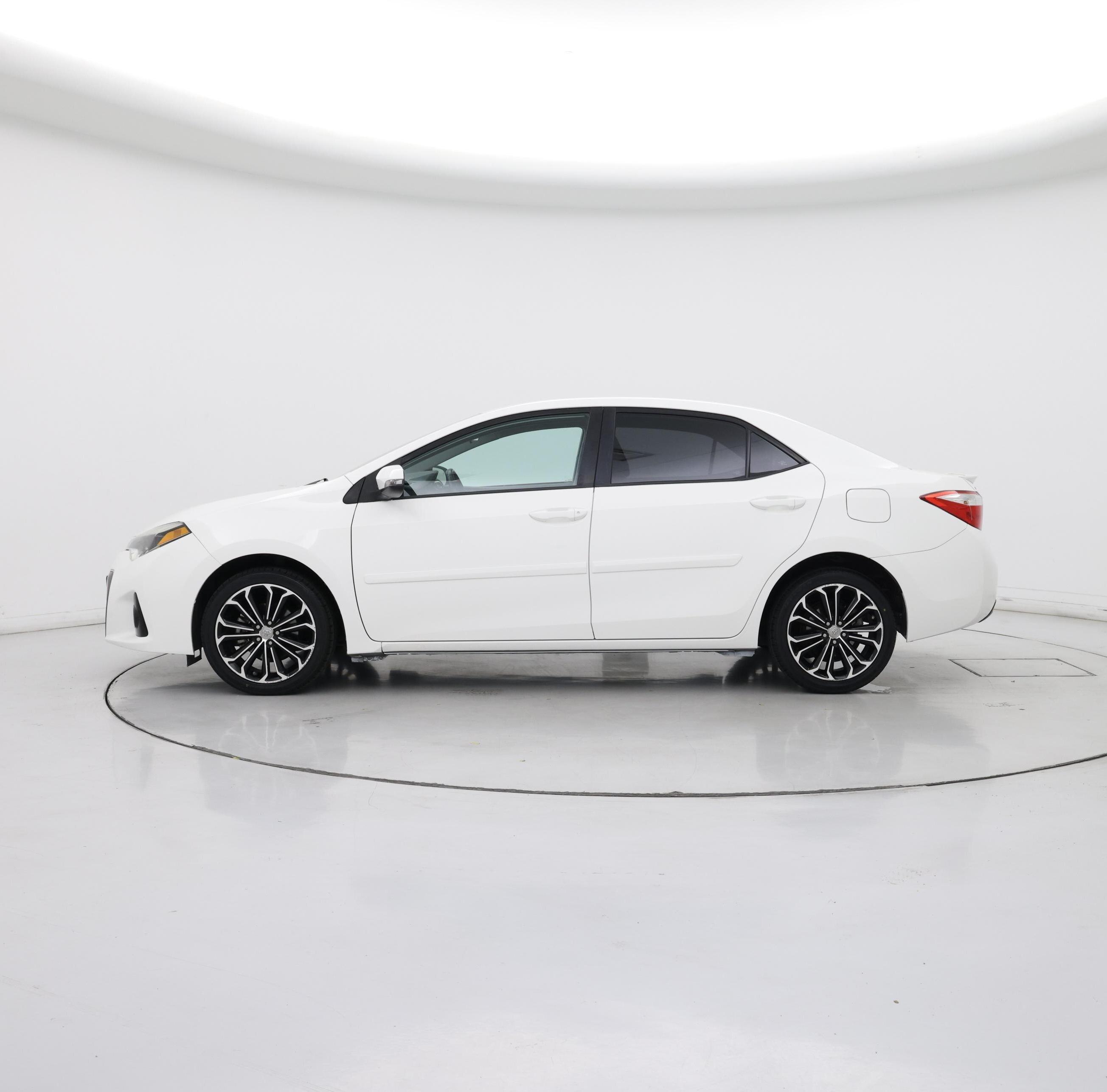 Thumbnail: 2015 Toyota Corolla - 3