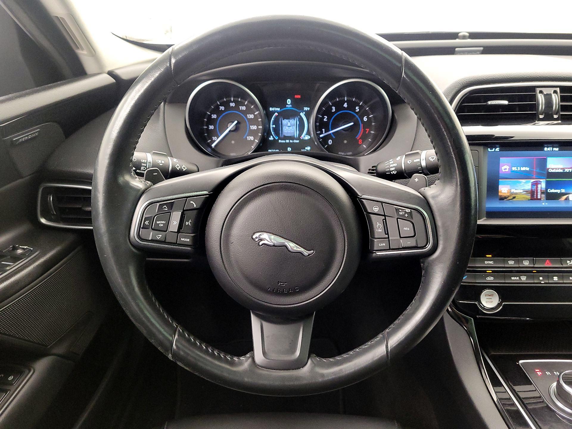 Thumbnail: 2017 Jaguar XE - 10
