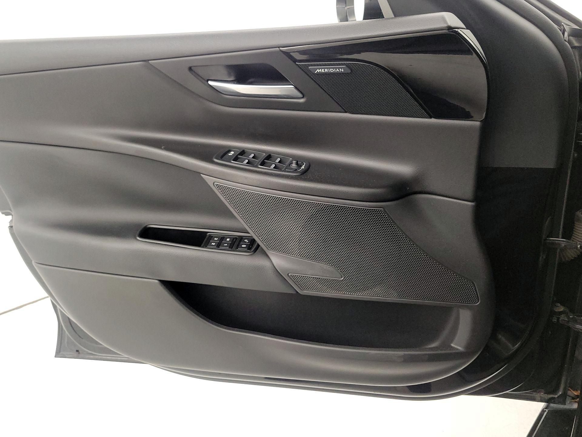 Thumbnail: 2017 Jaguar XE - 12