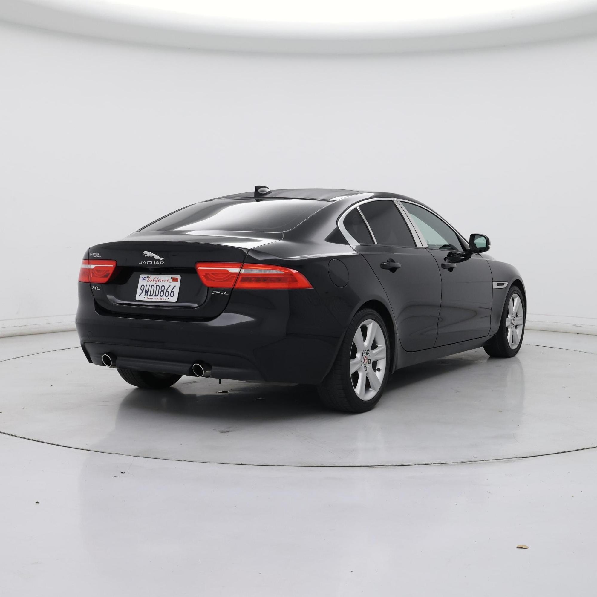 Thumbnail: 2017 Jaguar XE - 8