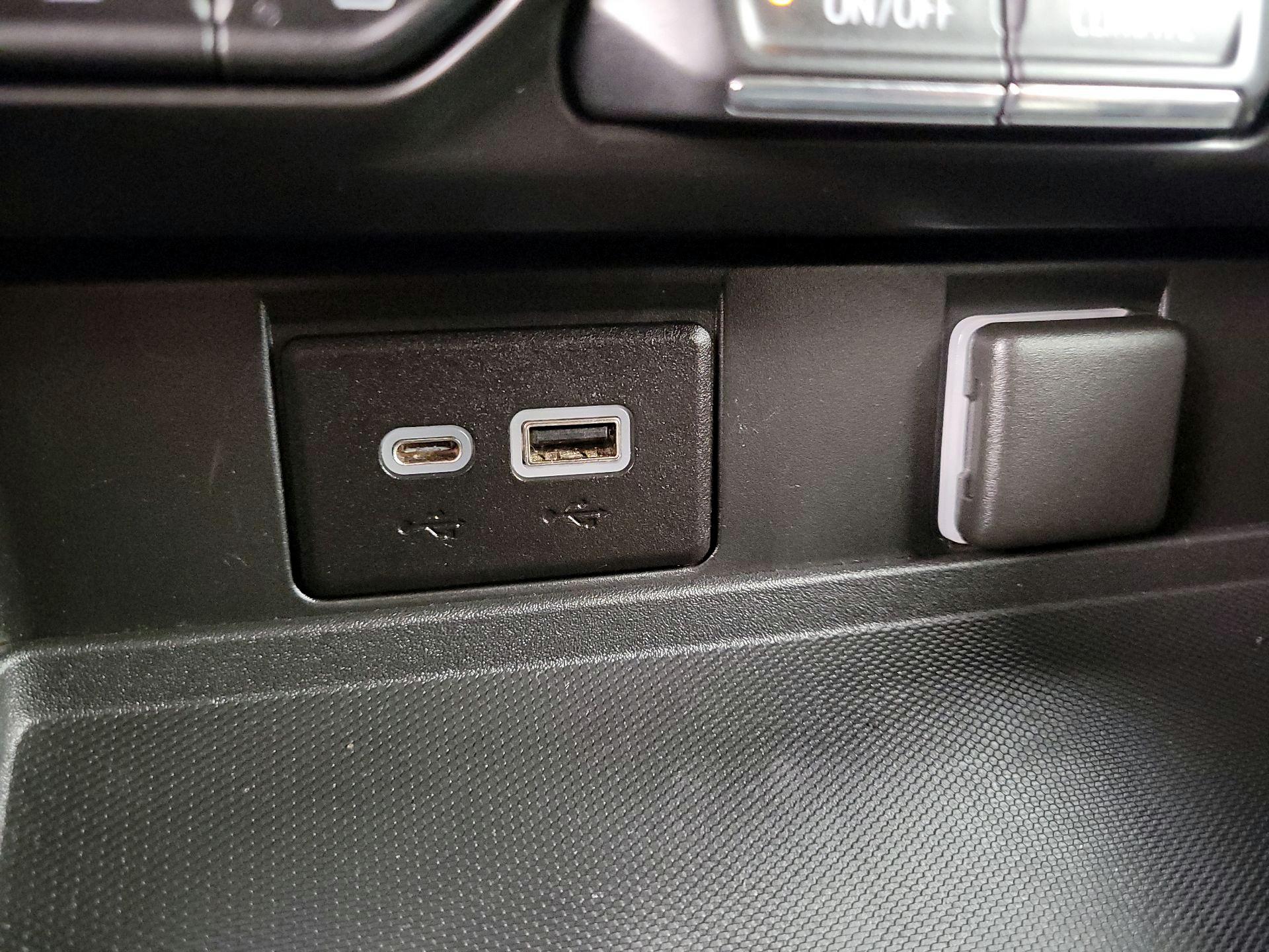 Thumbnail: 2022 GMC Yukon - 19