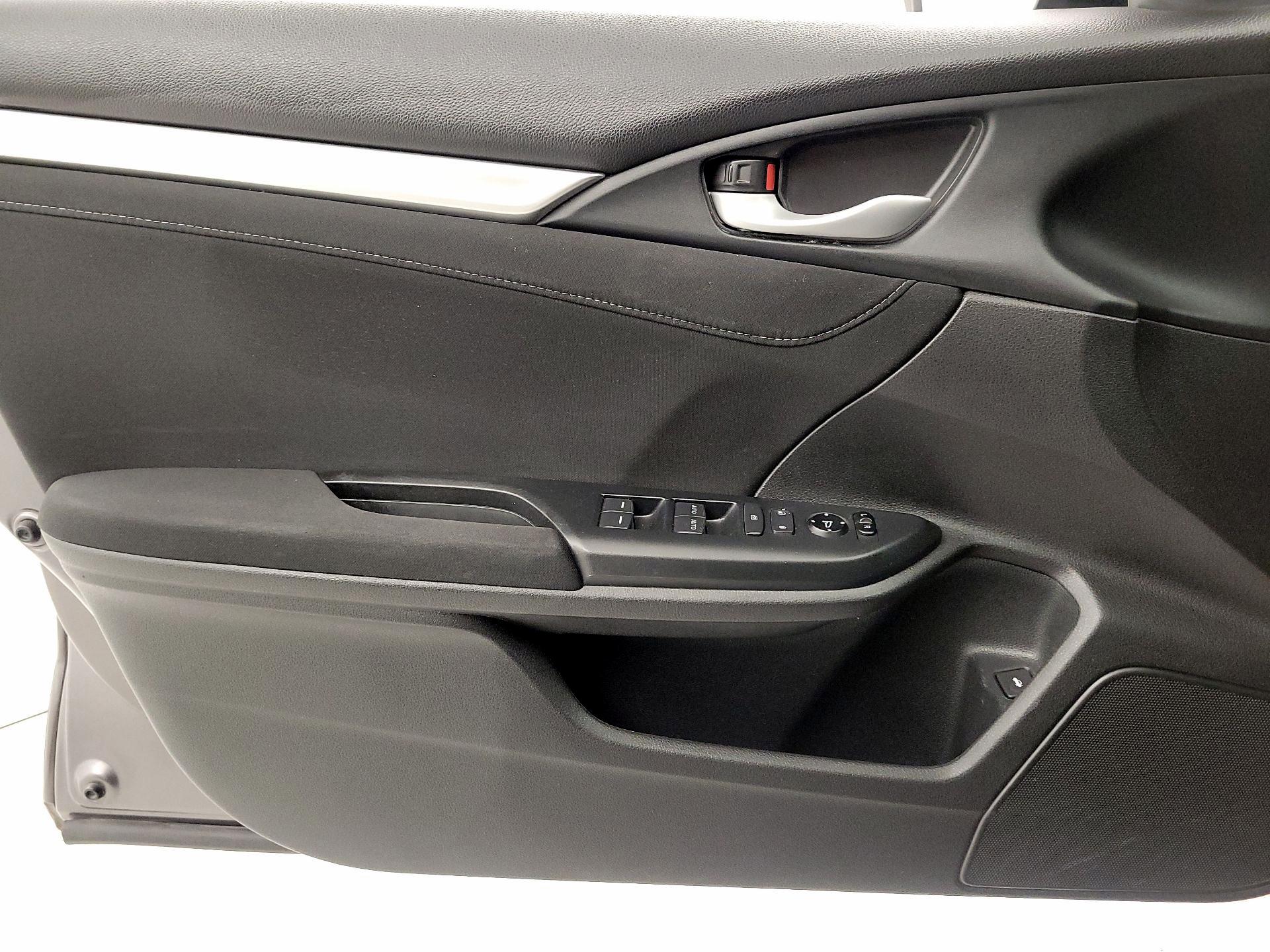 Thumbnail: 2016 Honda Civic - 12