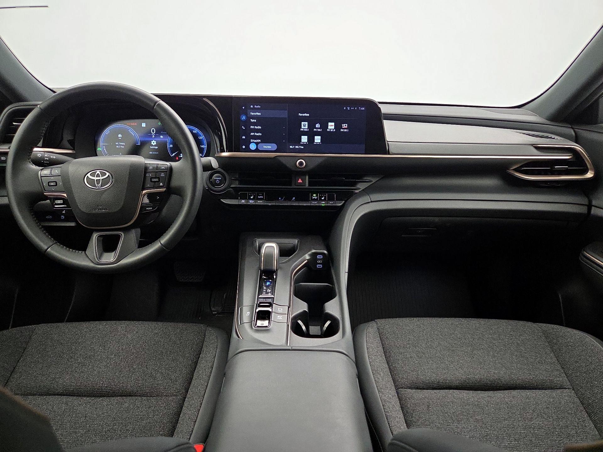 Thumbnail: 2023 Toyota Crown - 9