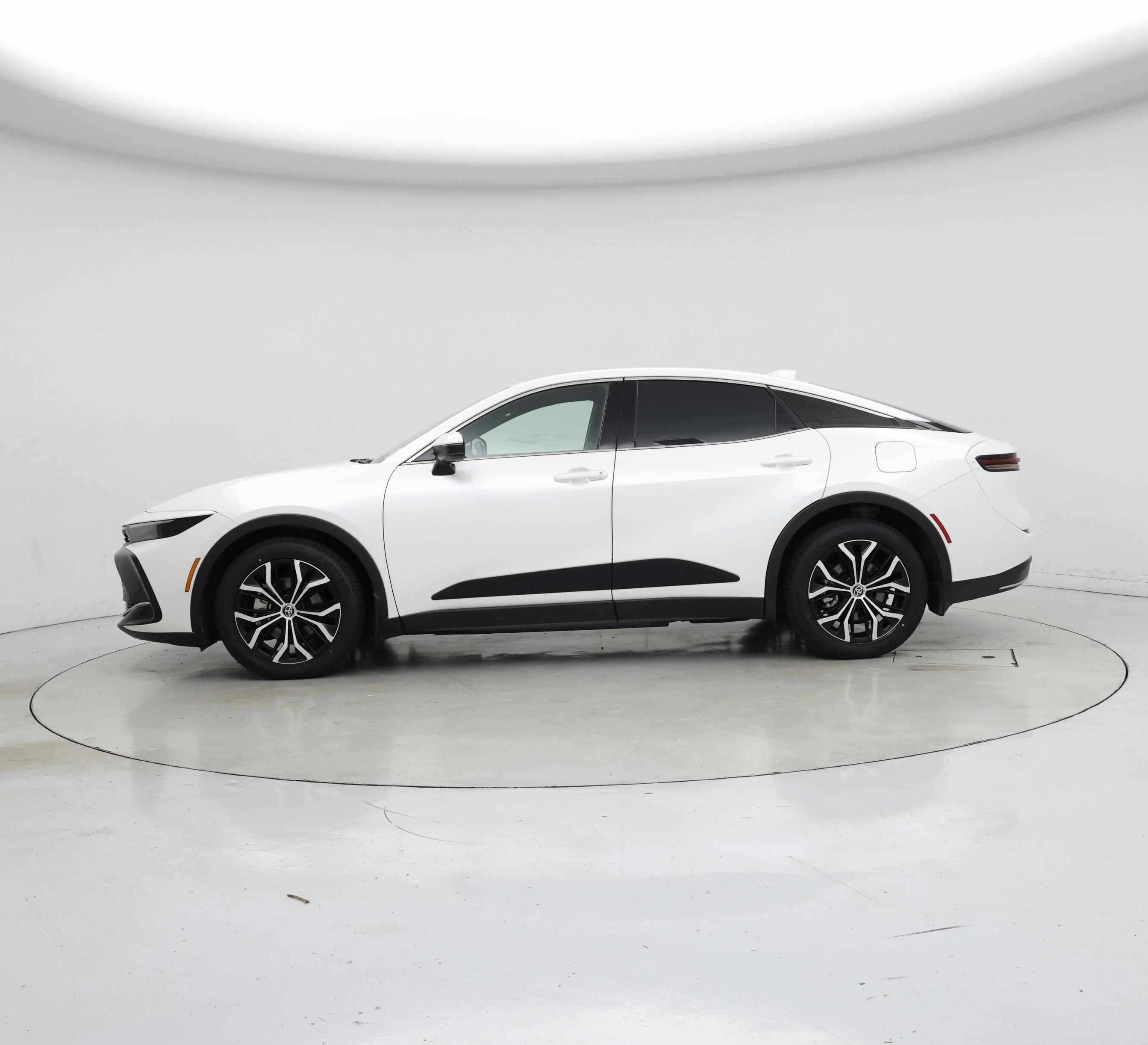 Thumbnail: 2023 Toyota Crown - 3