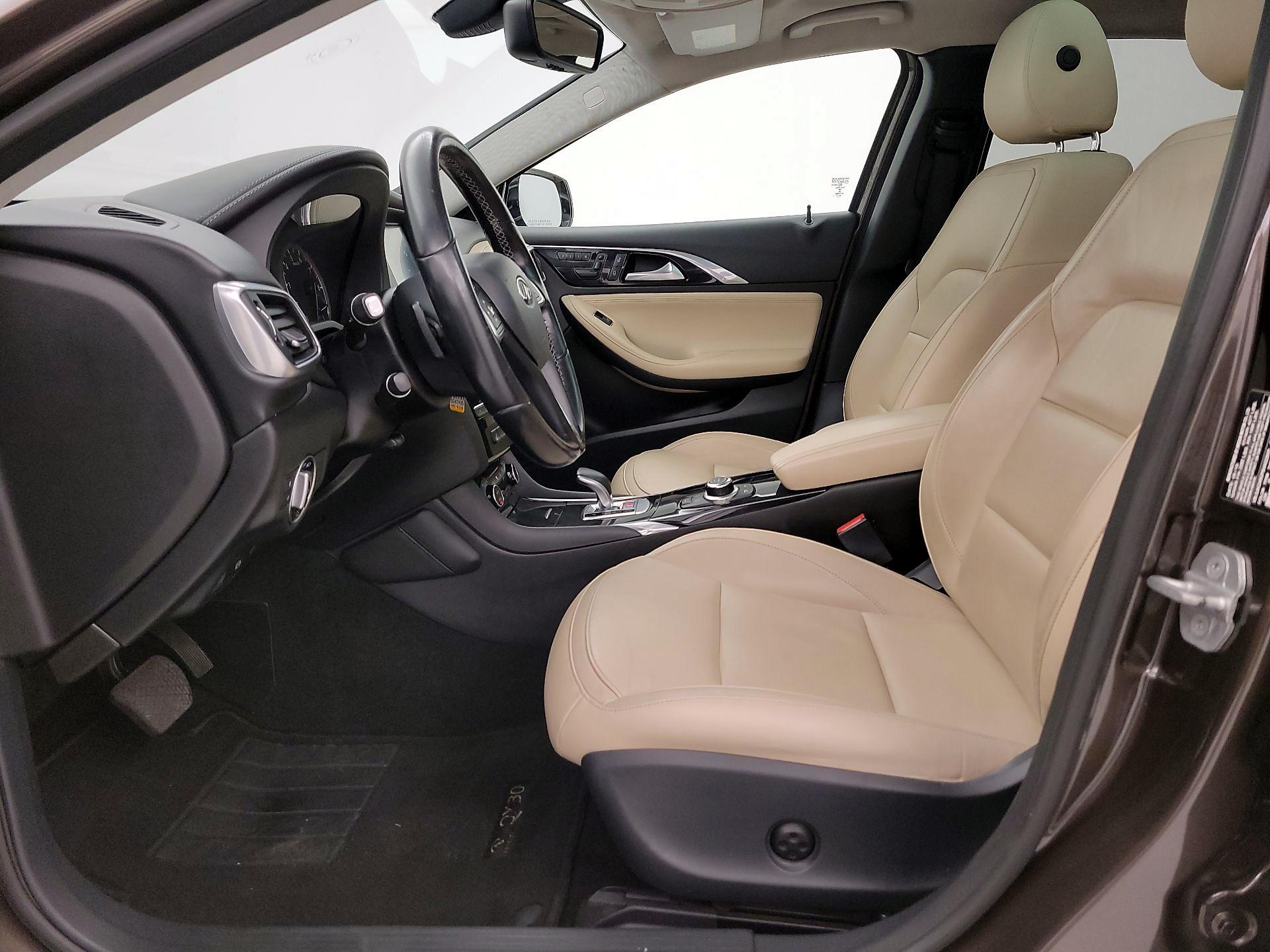 Thumbnail: 2017 INFINITI QX30 - 11