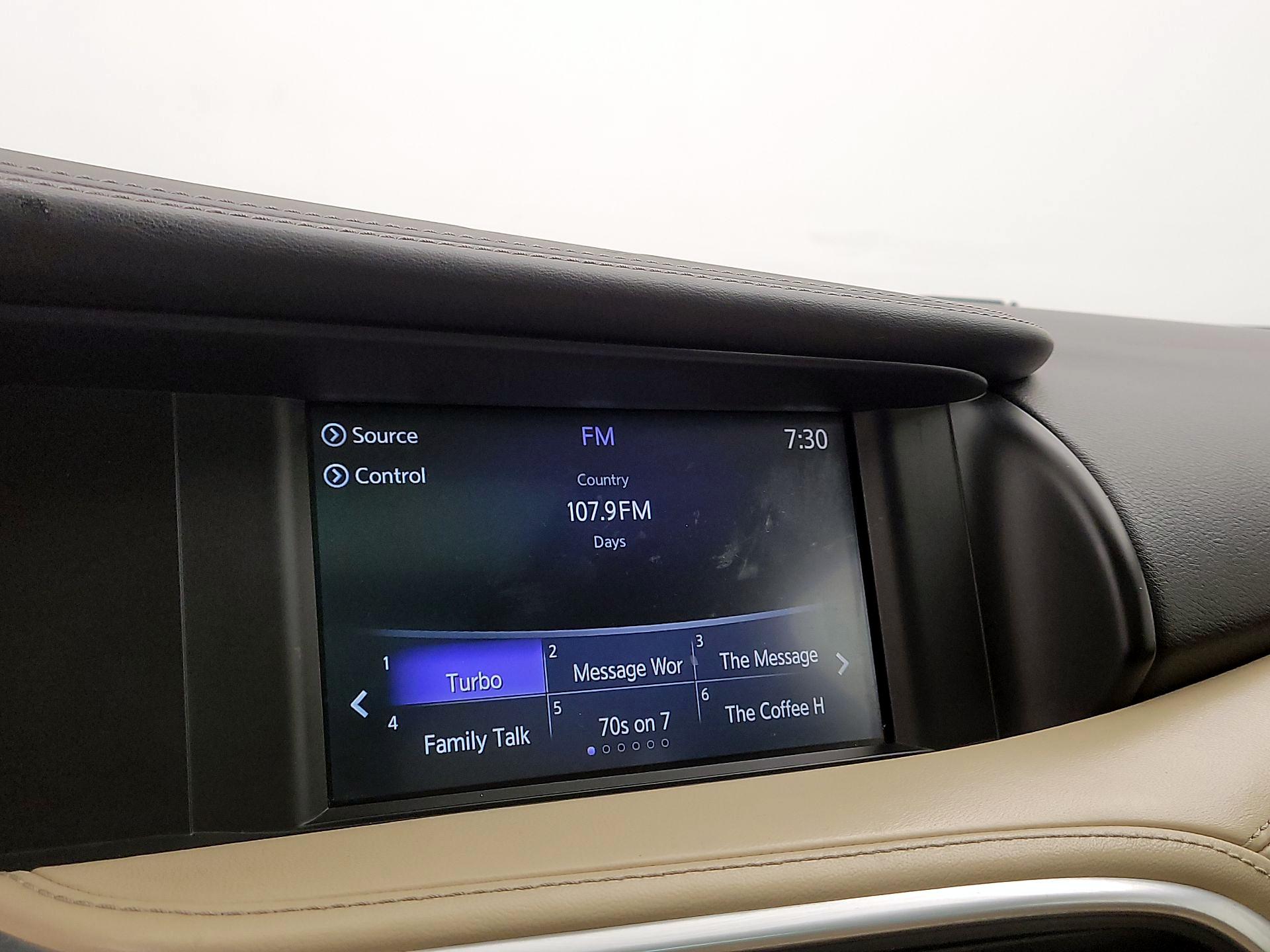 Thumbnail: 2017 INFINITI QX30 - 15