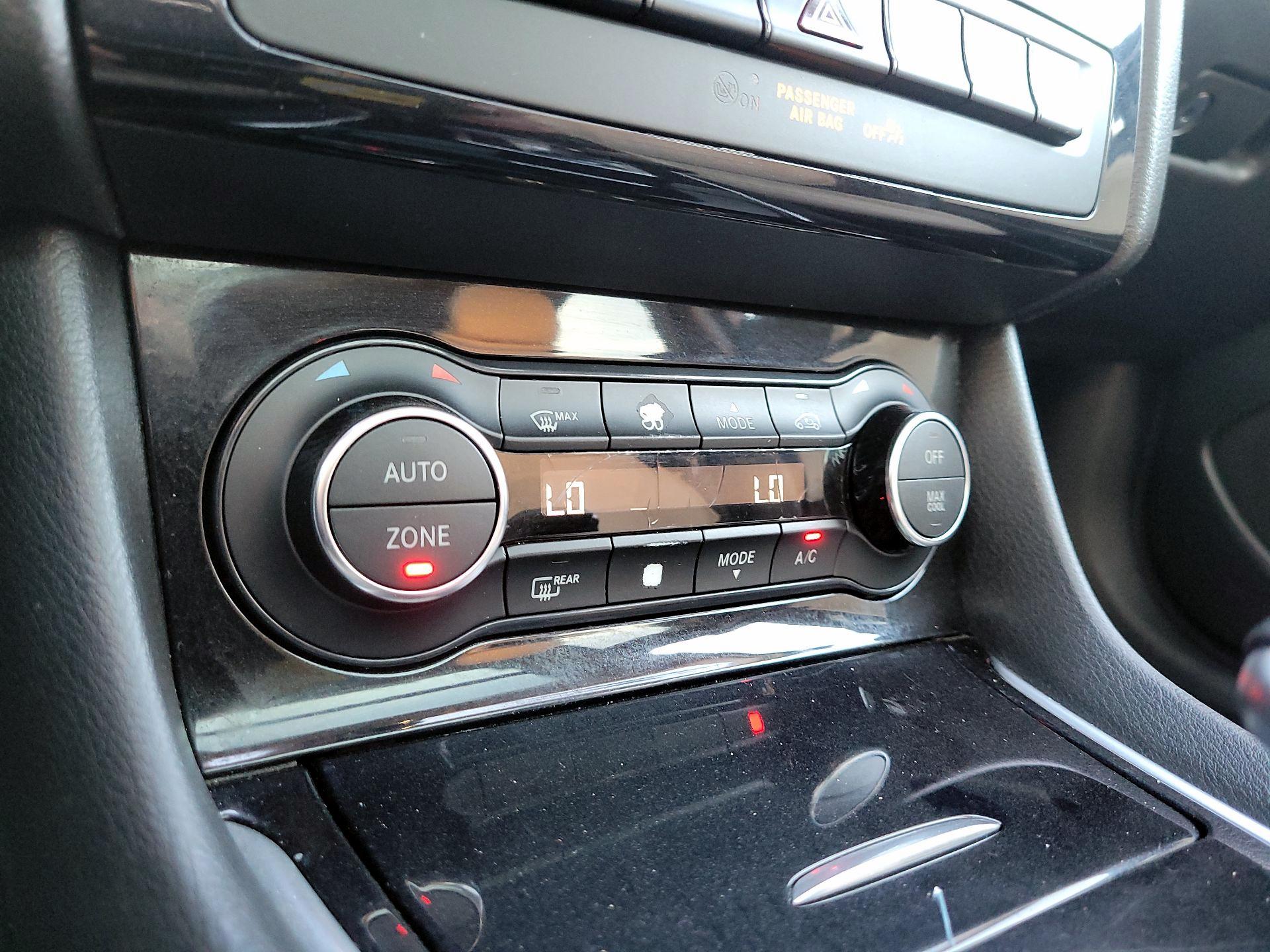 Thumbnail: 2017 INFINITI QX30 - 16