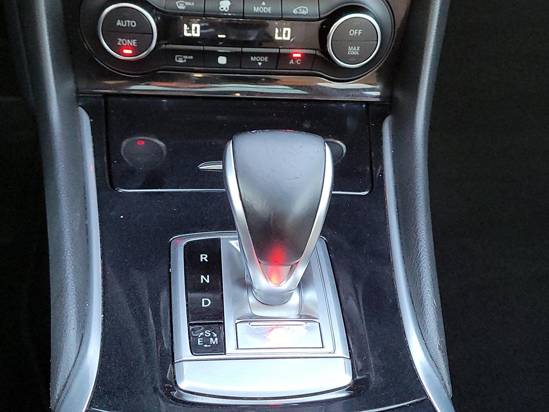 Thumbnail: 2017 INFINITI QX30 - 17