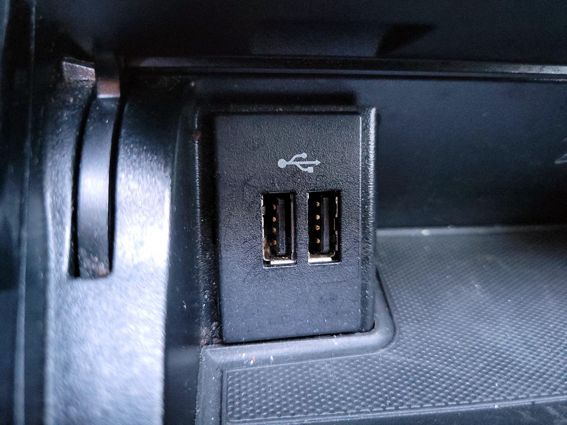 Thumbnail: 2017 INFINITI QX30 - 18