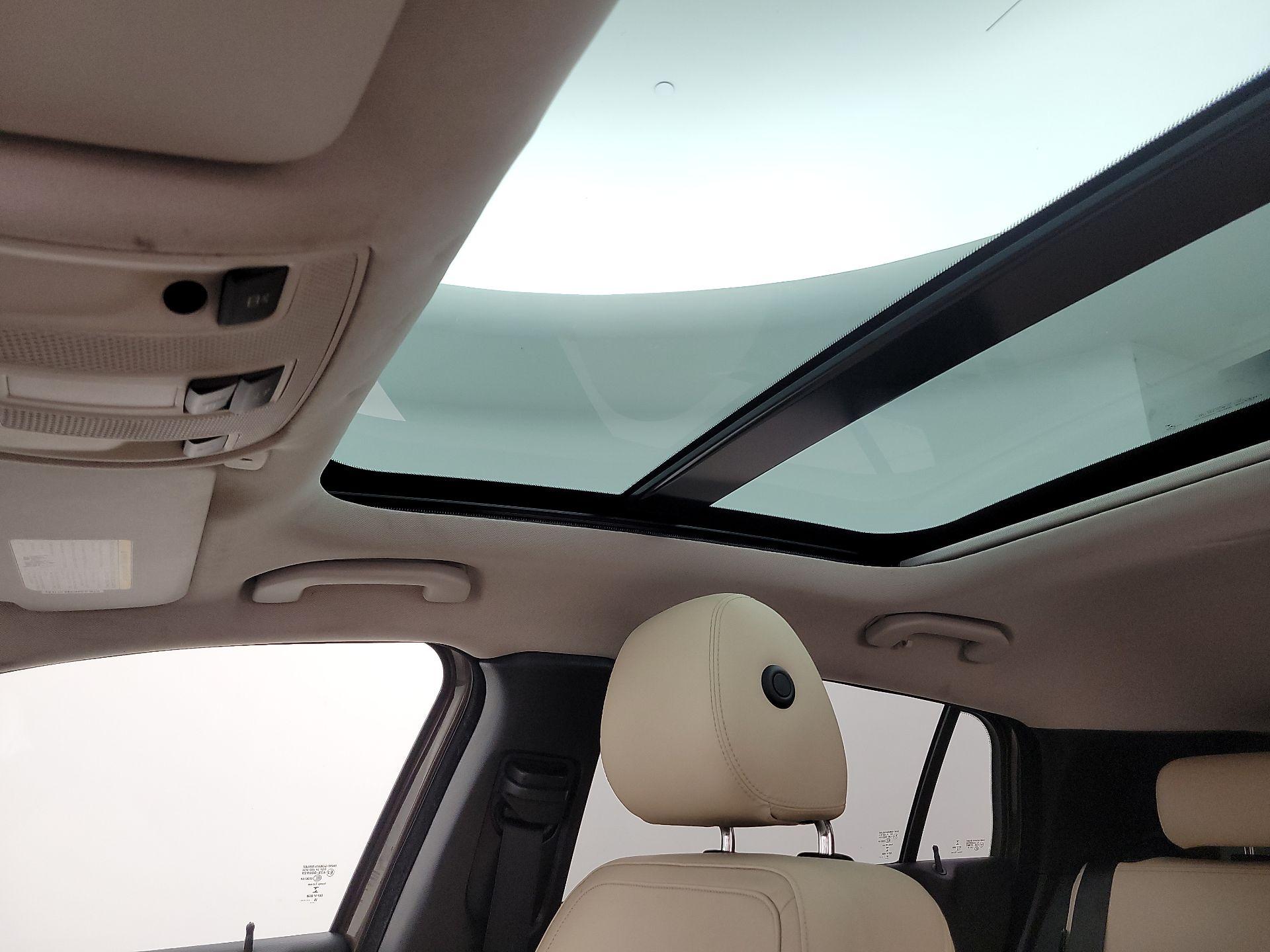 Thumbnail: 2017 INFINITI QX30 - 19