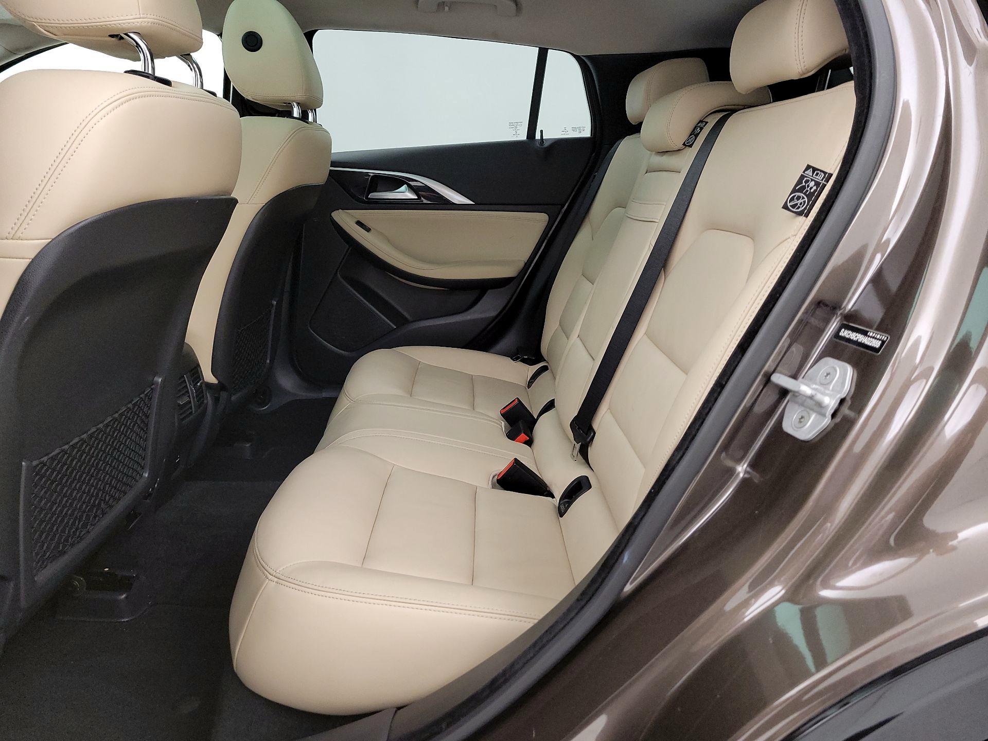 Thumbnail: 2017 INFINITI QX30 - 20