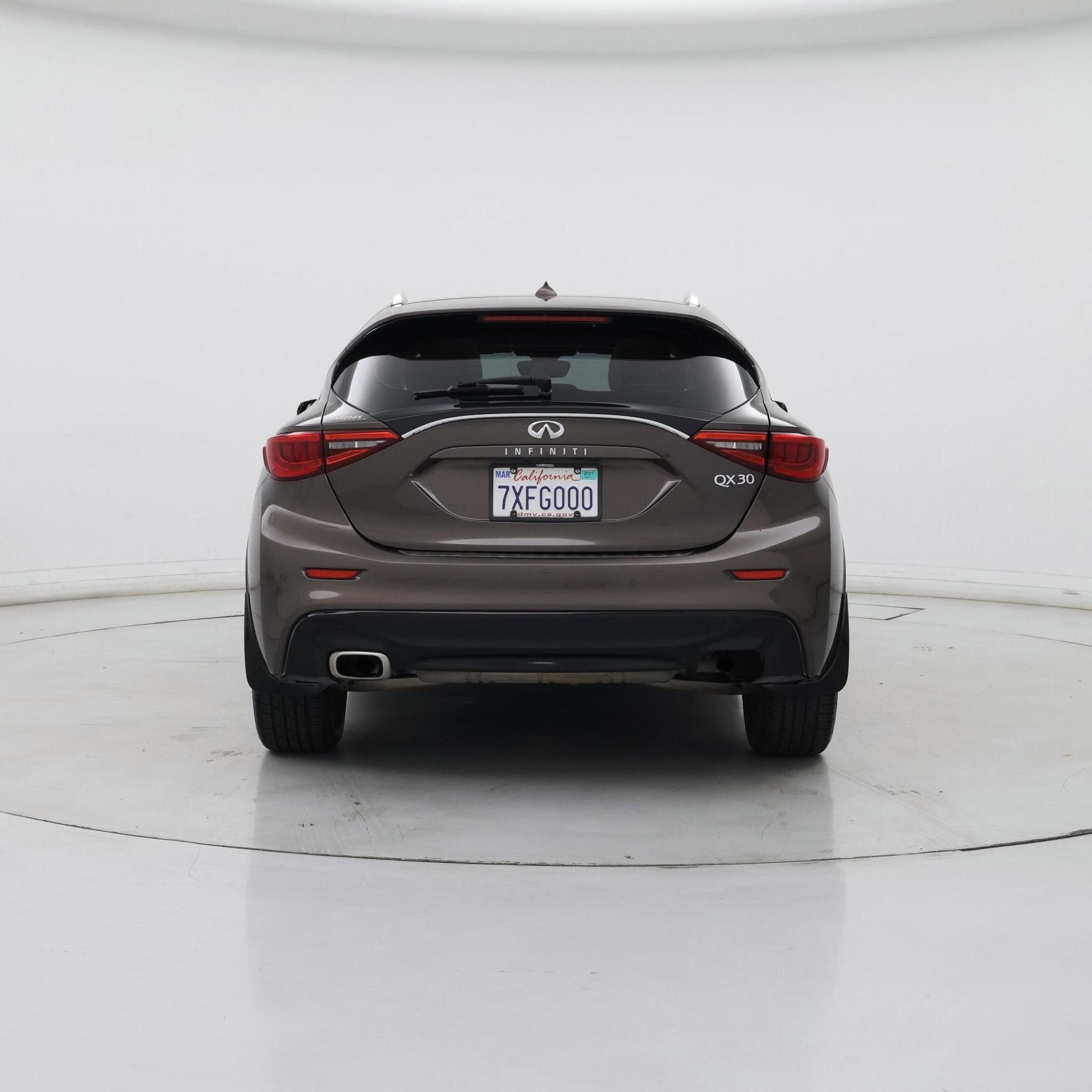 Thumbnail: 2017 INFINITI QX30 - 6