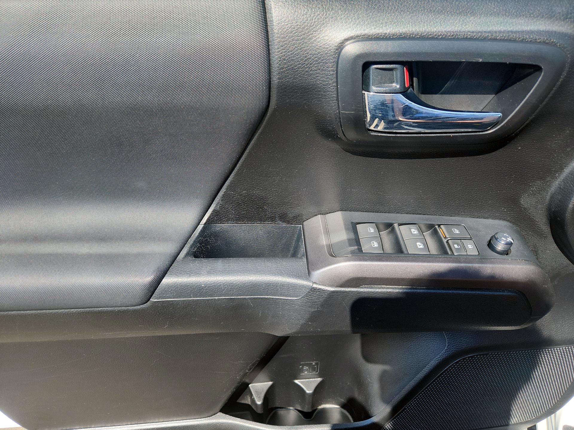 Thumbnail: 2021 Toyota Tacoma - 10