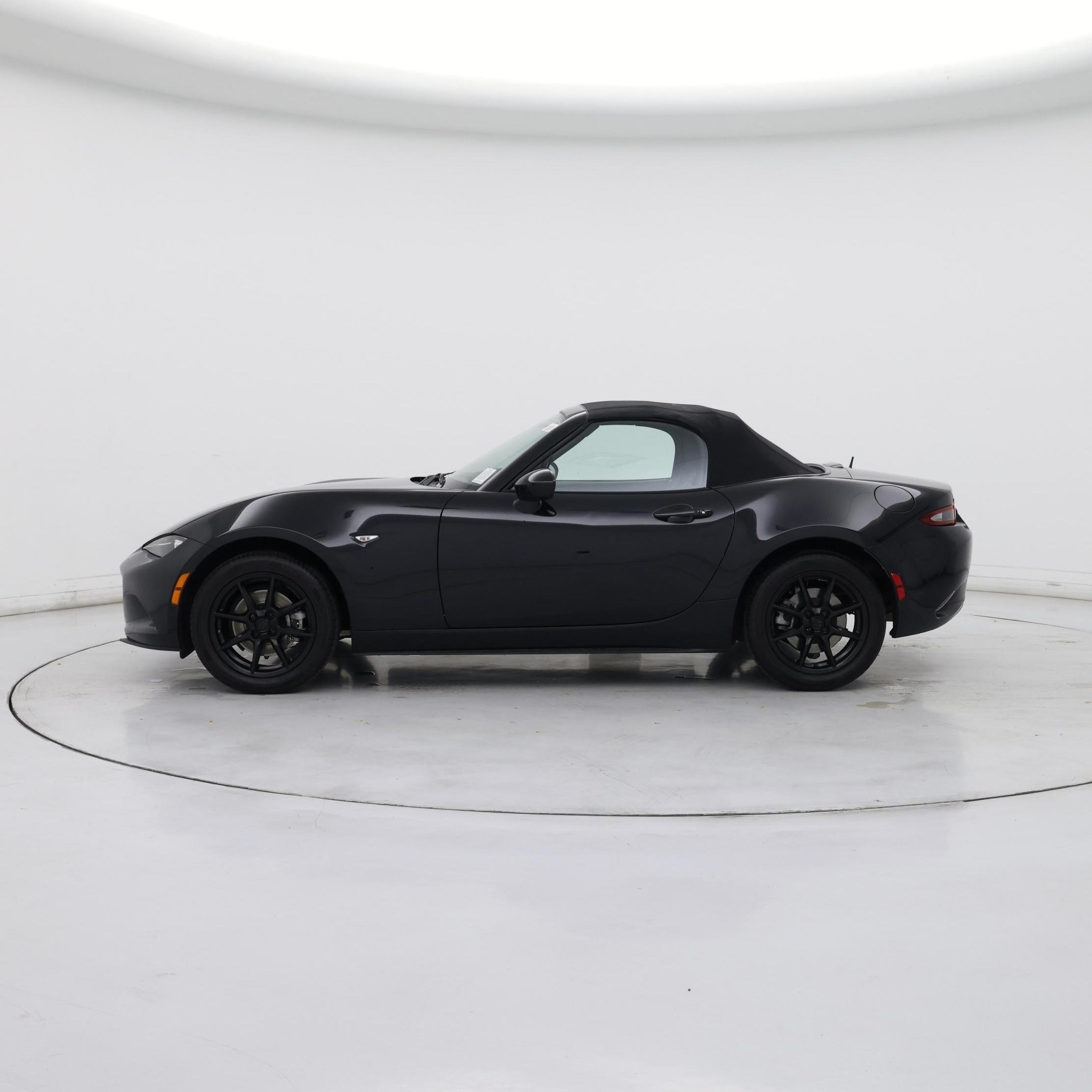 Thumbnail: 2017 Mazda MX-5 Miata - 3
