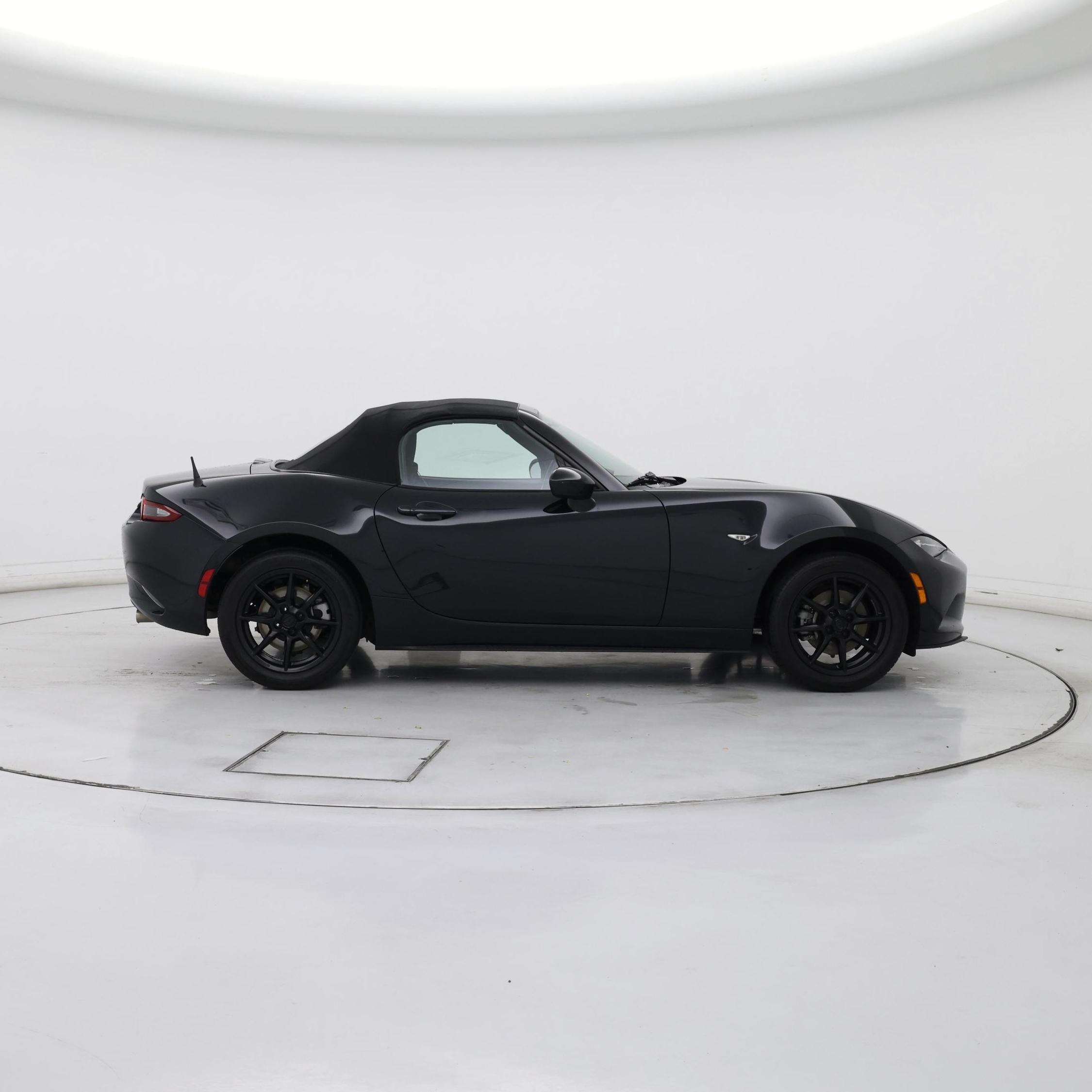 Thumbnail: 2017 Mazda MX-5 Miata - 7