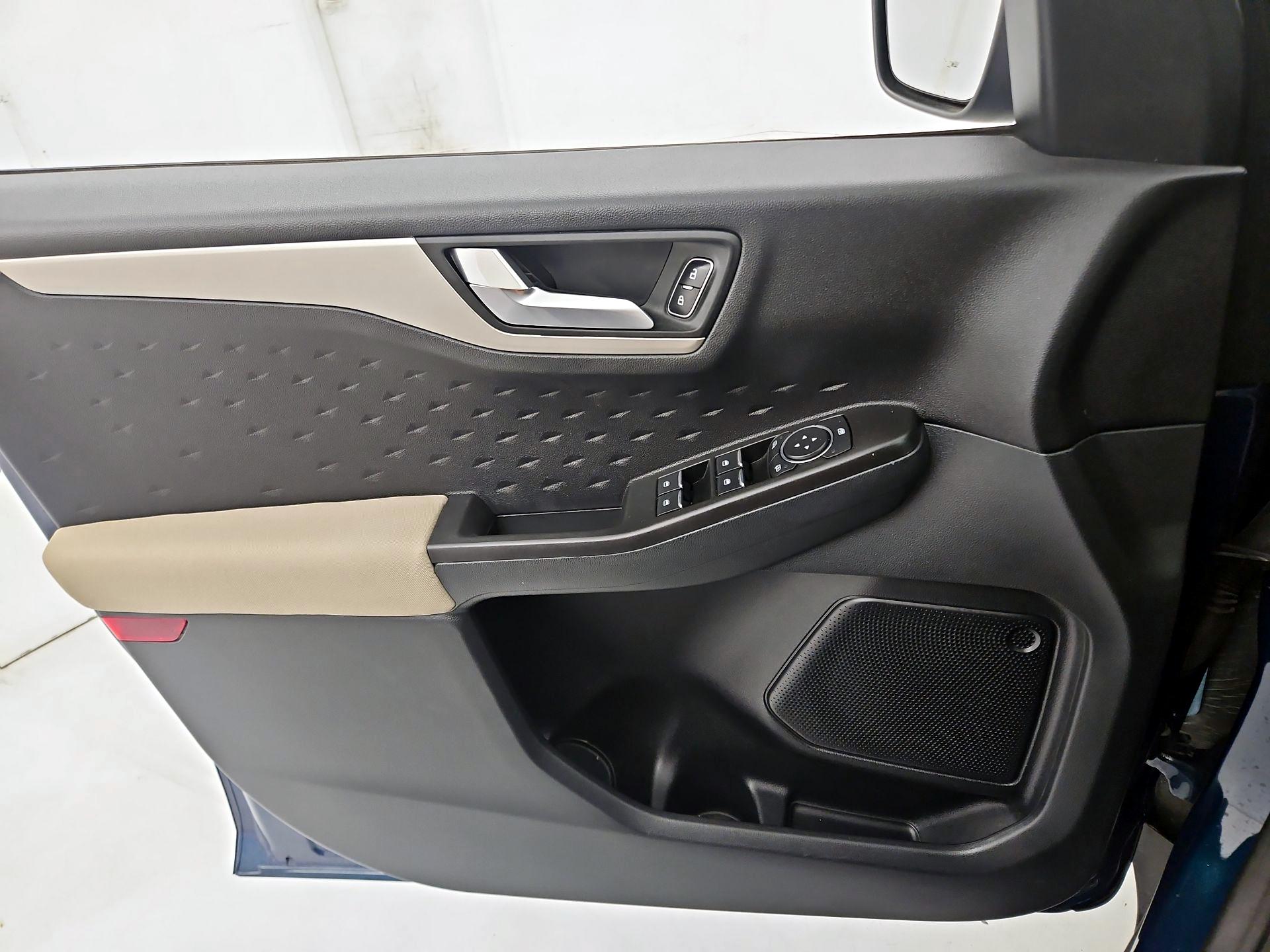 Thumbnail: 2020 Ford Escape - 12