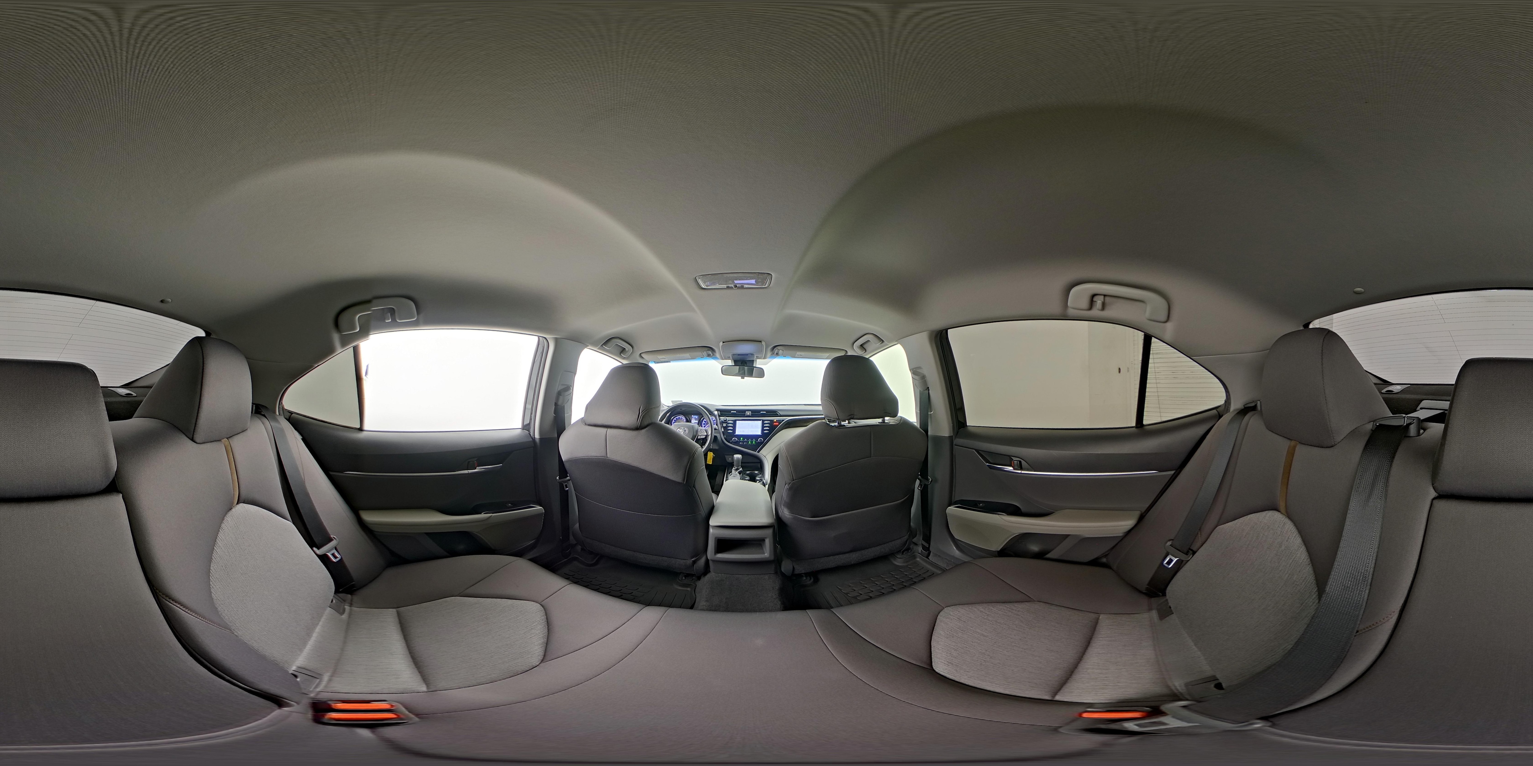 2018 Toyota Camry LE - Photo 25